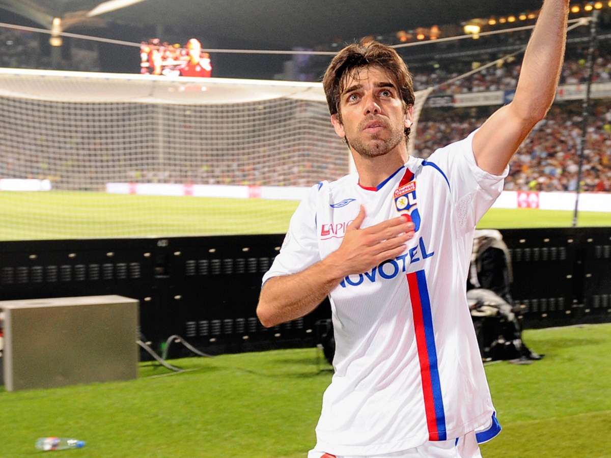 1200x900 Lyon confirm Juninho Pernambucano return to club, Sylvinho named manager. Goal.com US