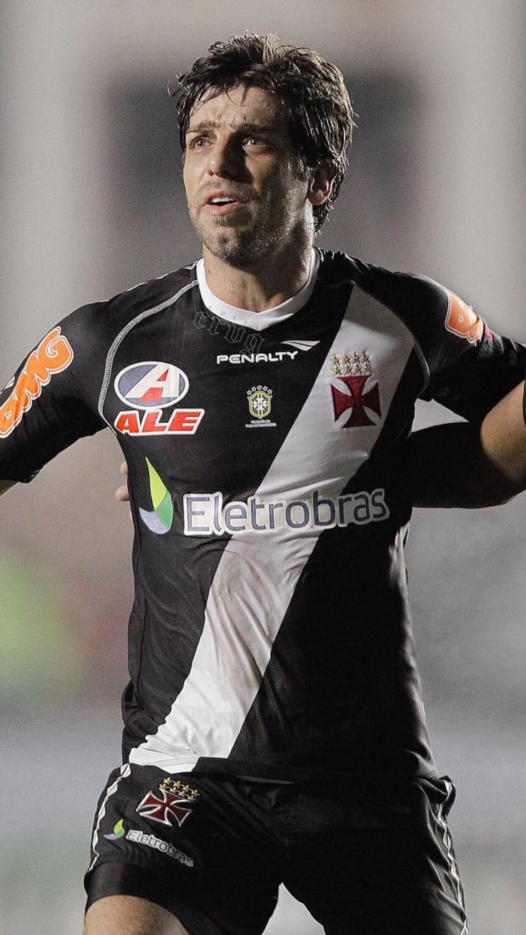 736x1308 Juninho Pernambucano