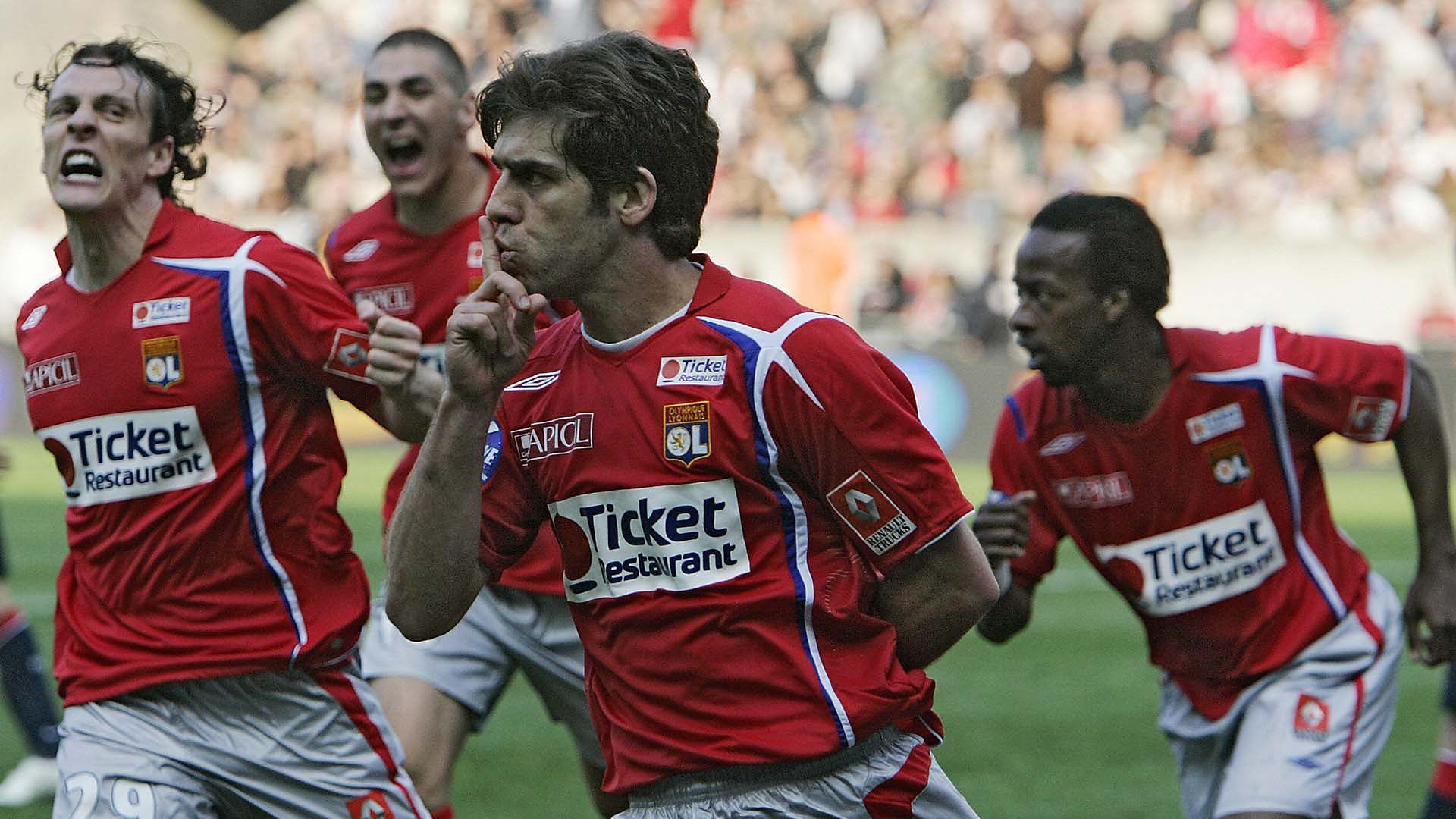 1920x1080 Noughty Boys: No One Hit A Free Kick Quite Like Juninho Pernambucano