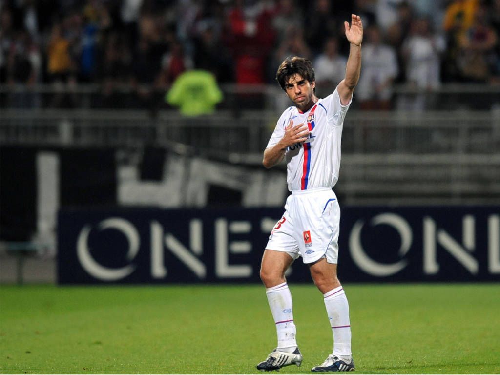1024x768 Há 15 anos, Juninho Pernambucano alcança 50 gols pelo Lyon