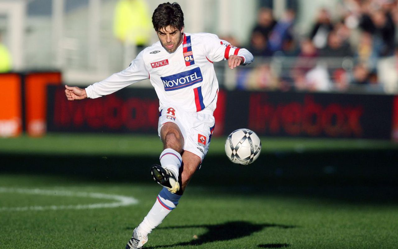 1280x800 Happy birthday to the best free kick taker in history and to a club legend : Juninho Pernambucano turns 44 today !