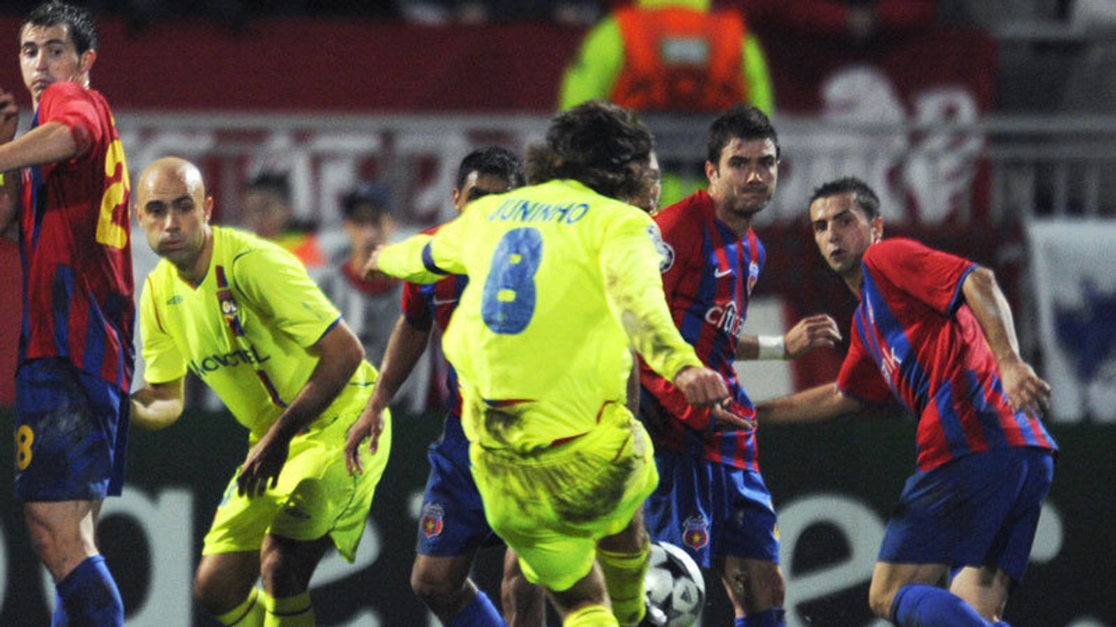 1600x900 Lyon brush aside Steaua