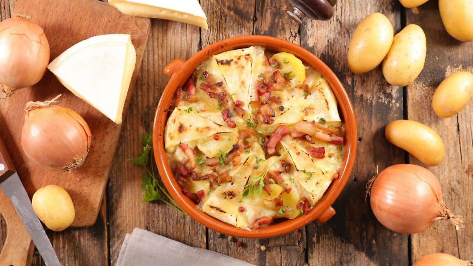 1920x1080 traditional French mountain dishes