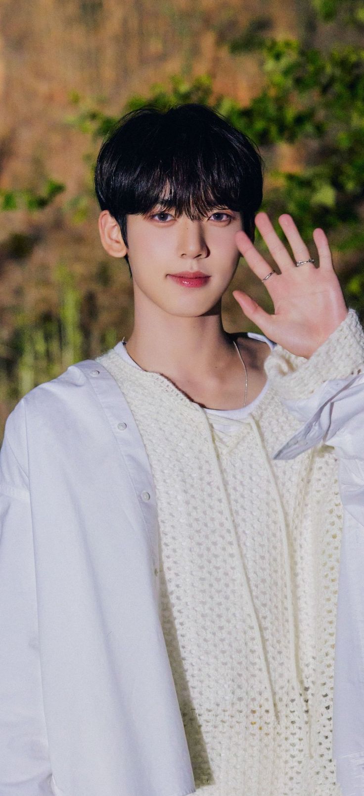 736x1606 HAN YUJIN WALLPAPER