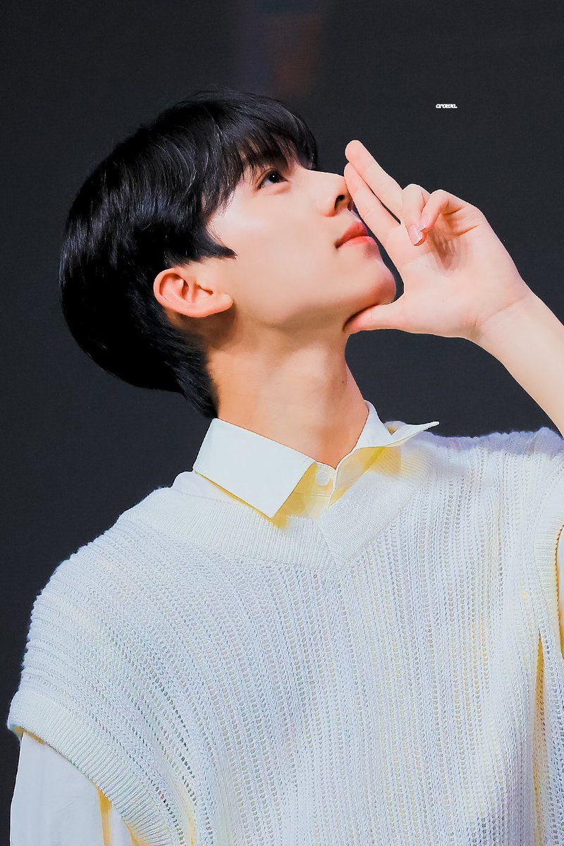 800x1200 Are we all ready for Zerobaseone ZB1's maknae Han Yujin ??!