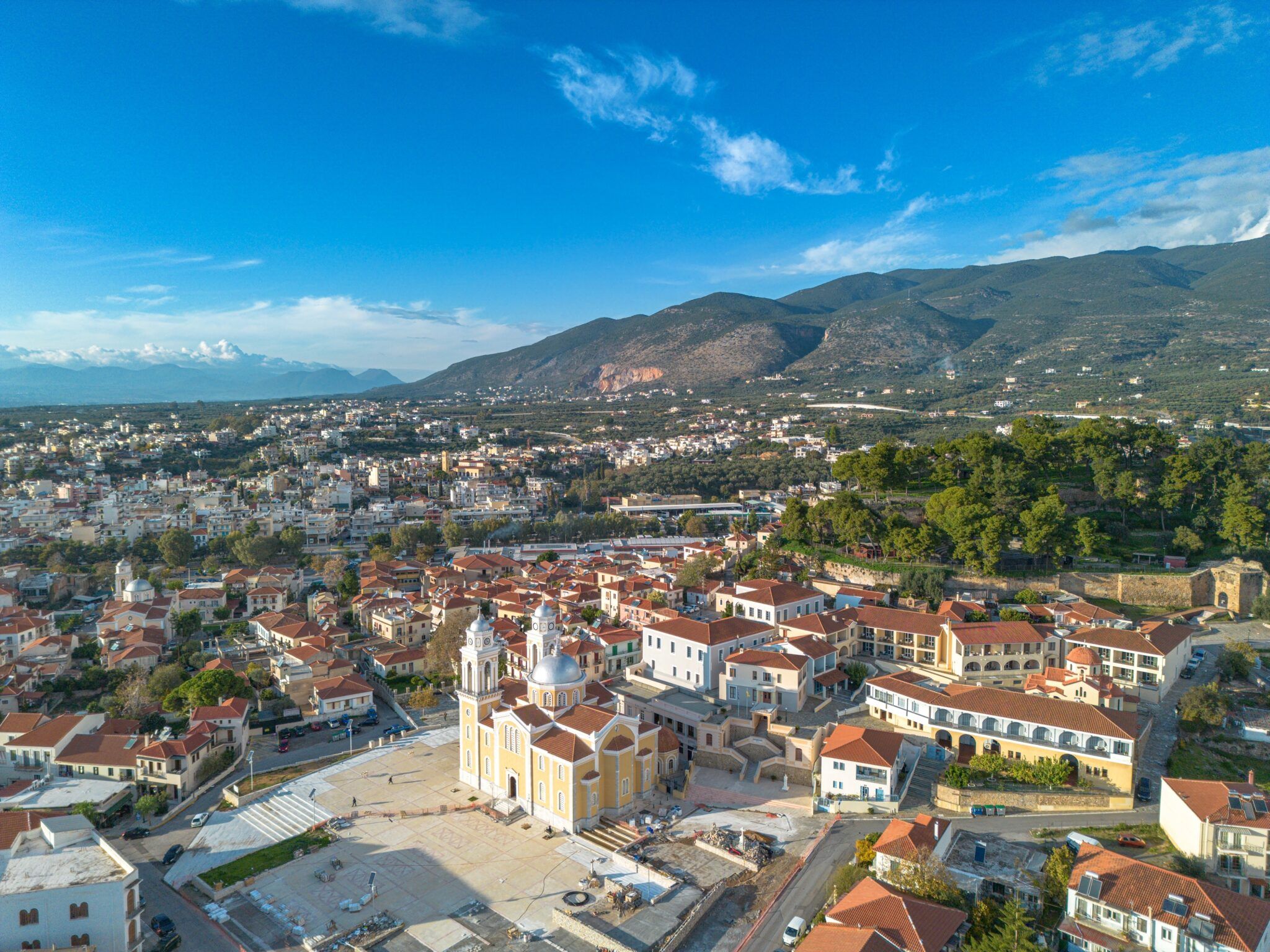 2048x1536 Kalamata: What to Do in This Eclectic Peloponnese Destination
