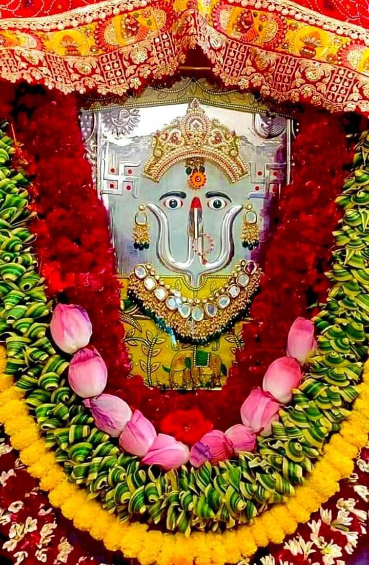 720x1101 Tulaja bhavani photo HD. Lalbaughcharaja wallpaper hd, Umiya mataji wallpaper hd, Ganesha picture