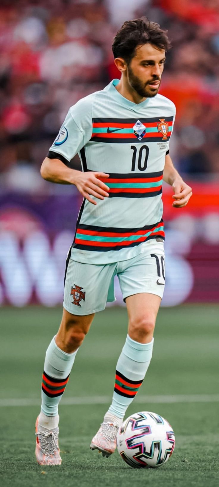 736x1635 Bernardo Silva