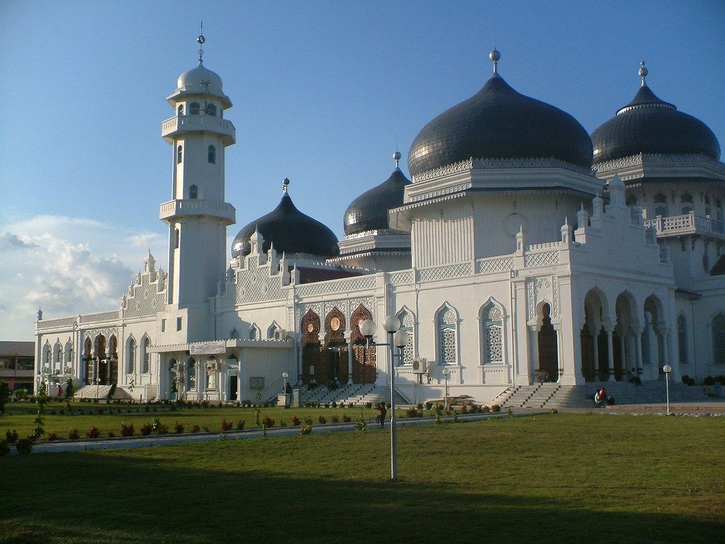1024x768 Banda Aceh Main Mosque 1. The beautiful main mosque in Band
