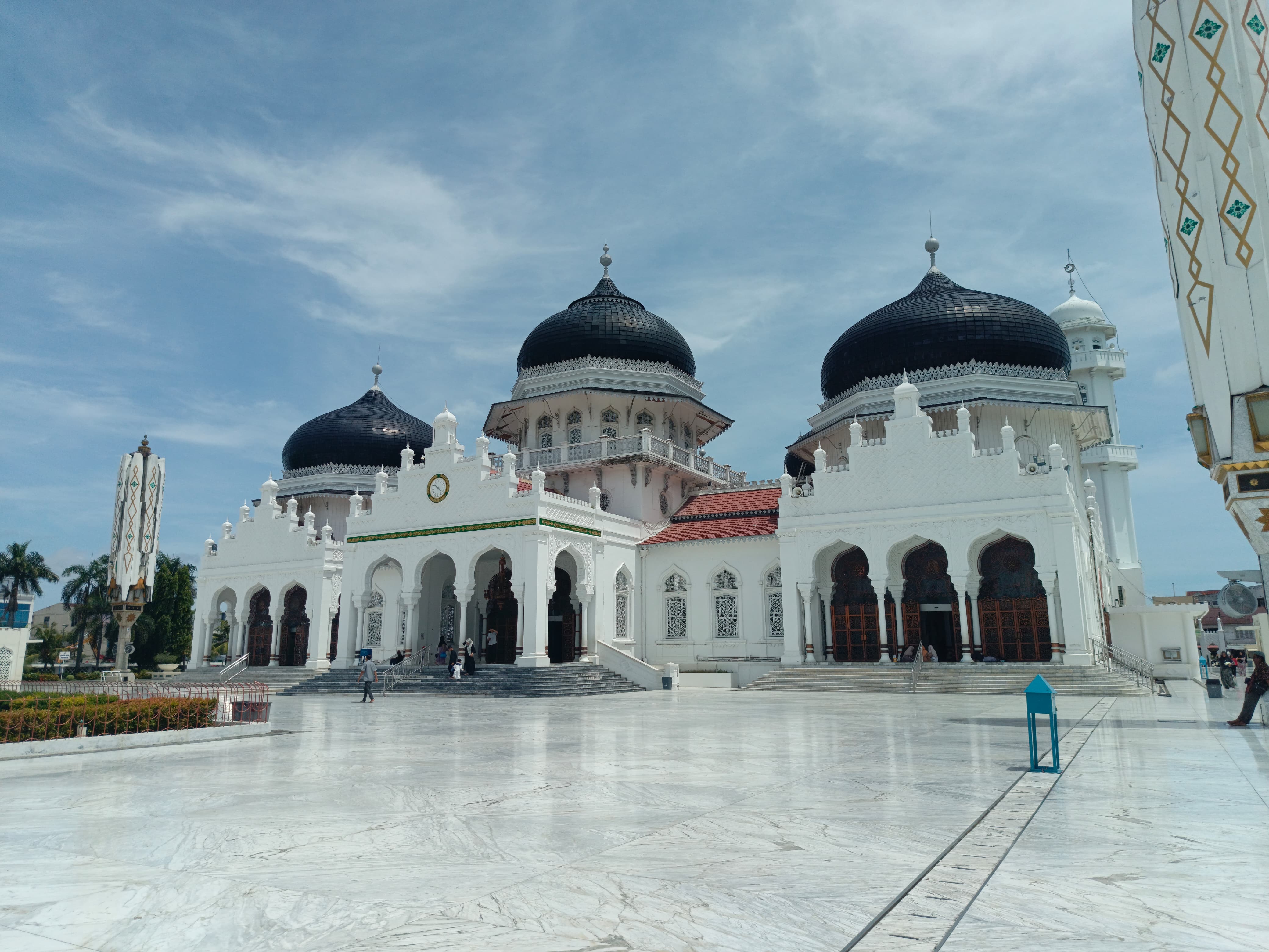 4160x3120 Rest at the Banda Aceh Grand Mosque