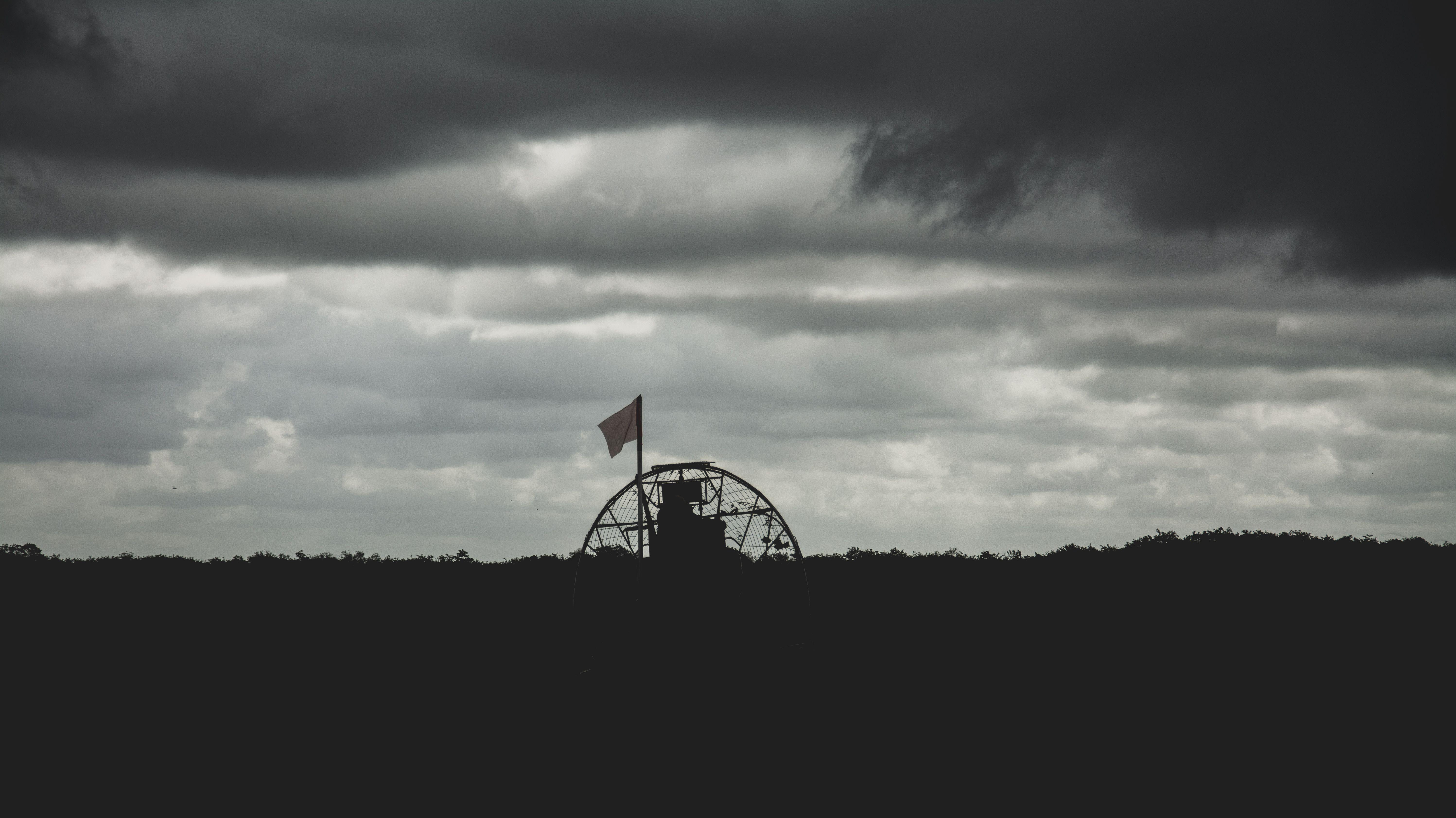 5991x3370 Everglades, Florida, Miami, Airboat, Noir, Sky, Flag Wallpaper HD