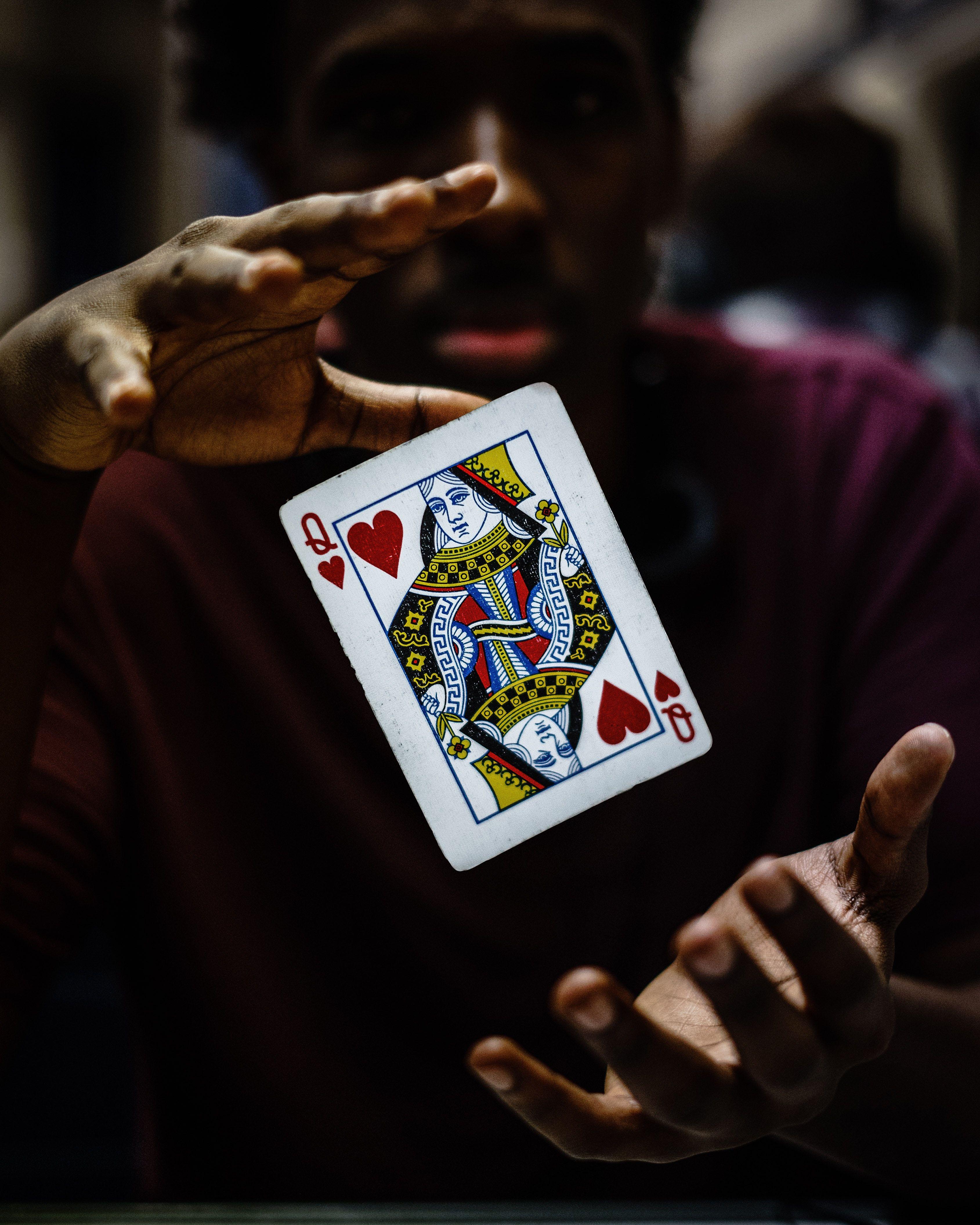 3378x4222 Queen of Heart Between Human Hand · Free