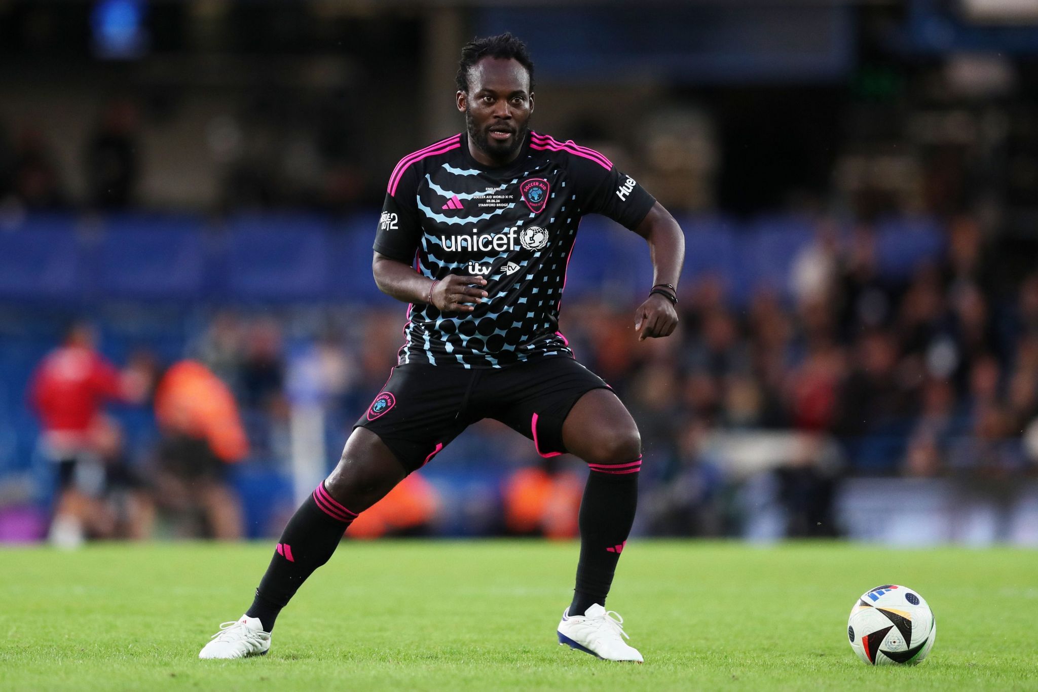 2048x1366 Michael Essien believes Chelsea will be much better next season