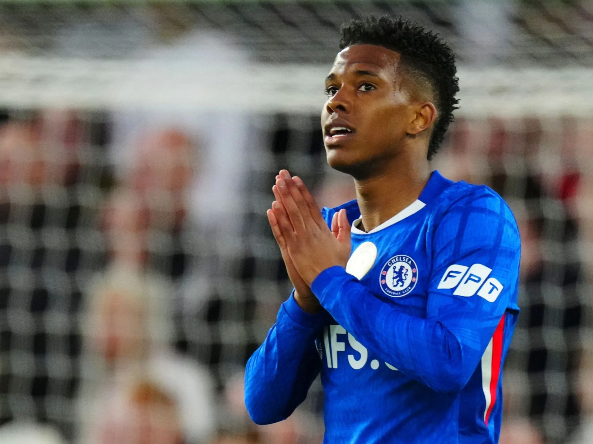 1920x1440 Chelsea star Estevao set for World Cup heartbreak after suffering devastating hamstring injury