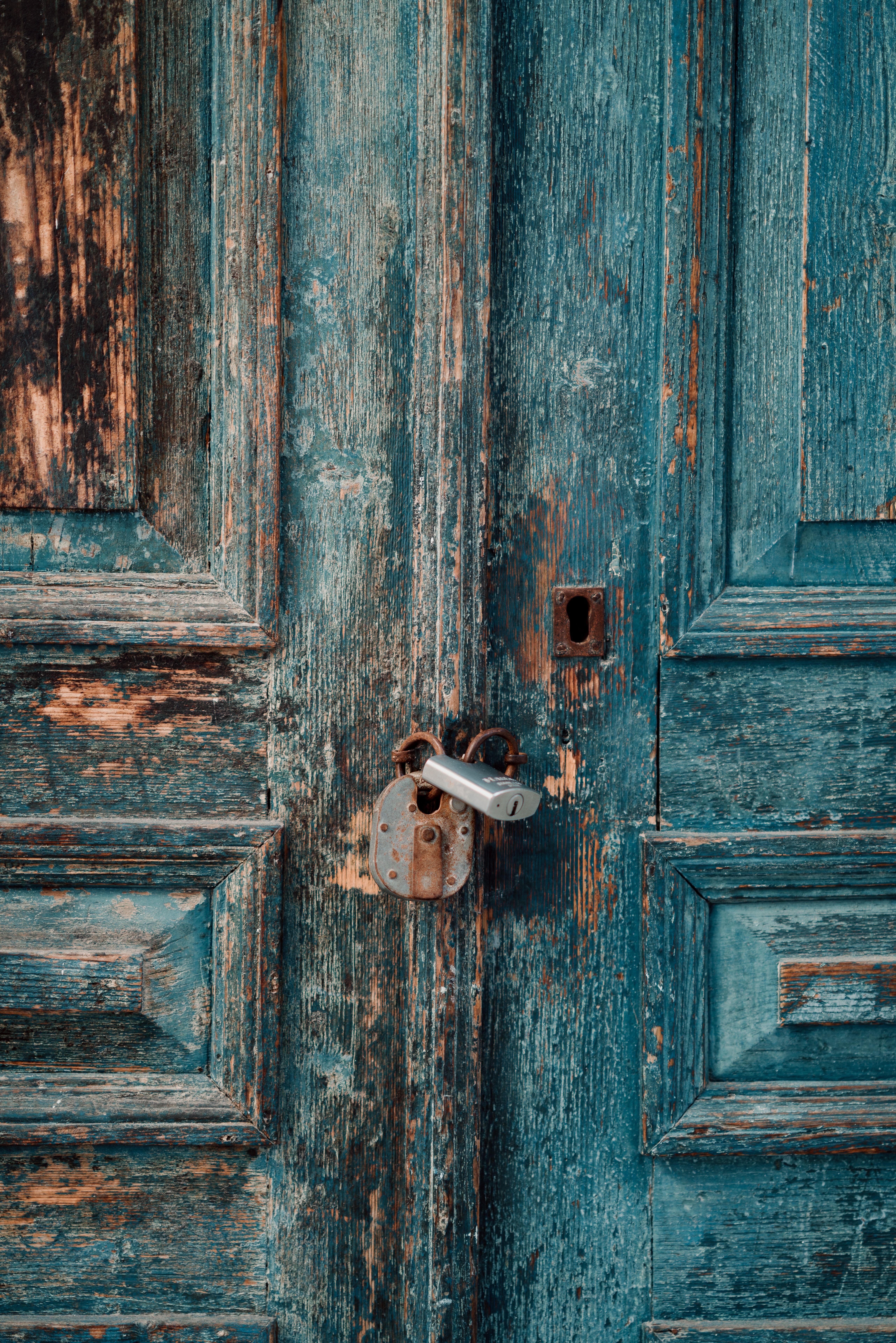 5129x7689 Download wallpaper 5129x7689 door, lock, old, wooden, abandoned HD