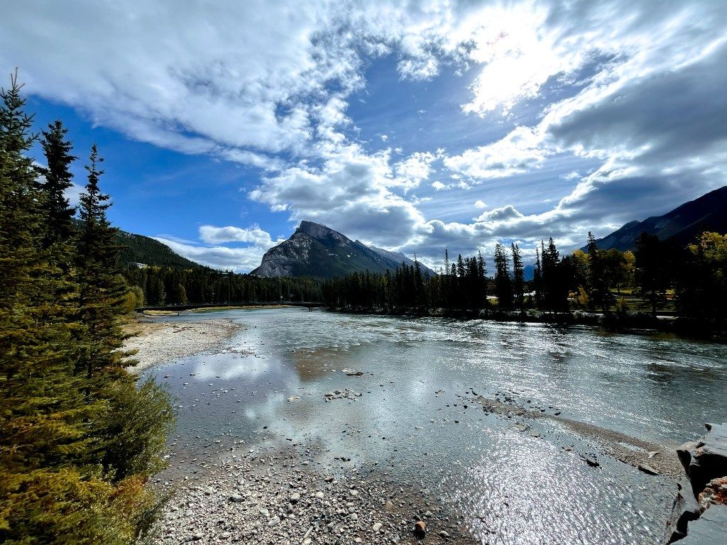 1024x768 Banff: Welcome to the Rockies
