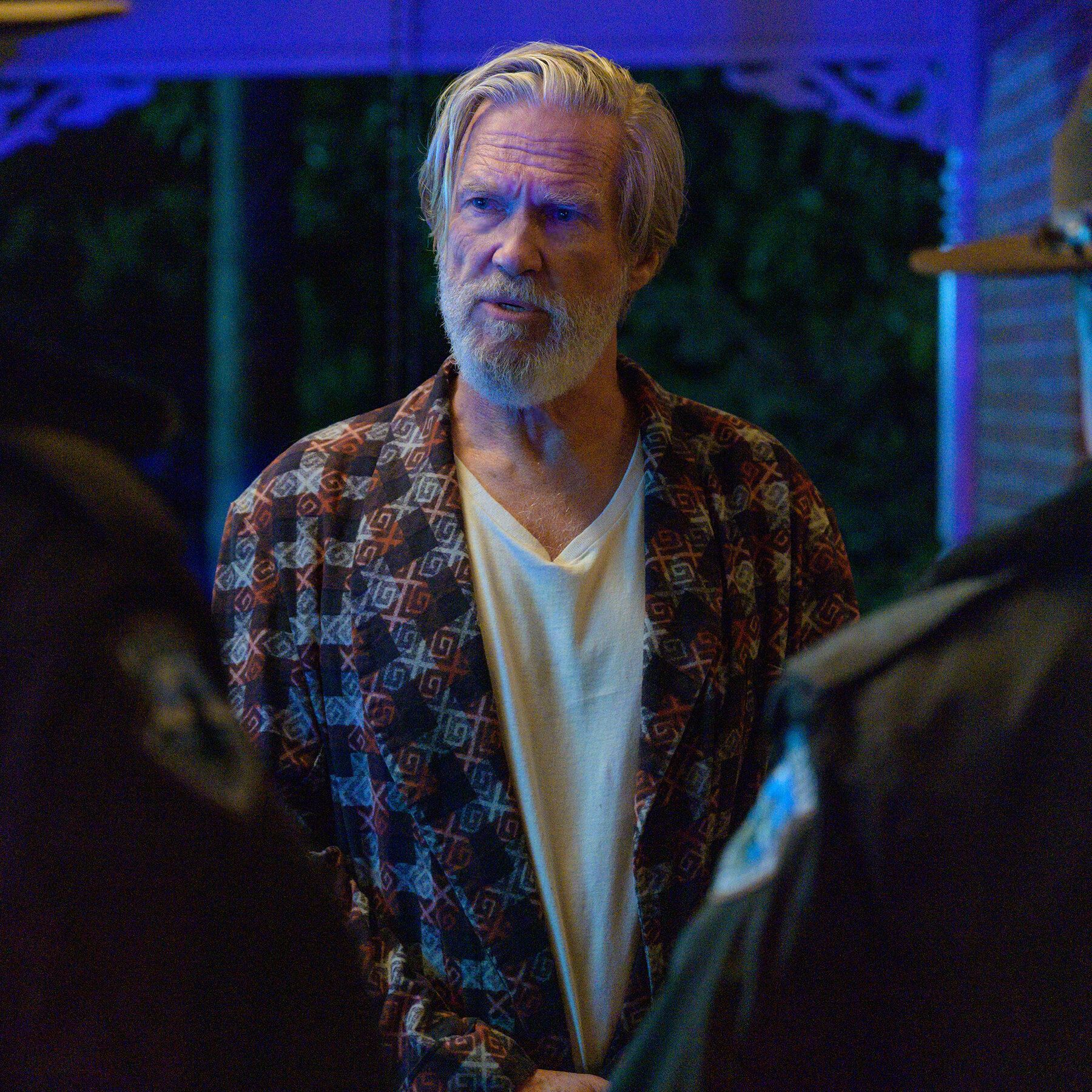 1800x1800 The Old Man' Review: Jeff Bridges Comes to TV and Goes on