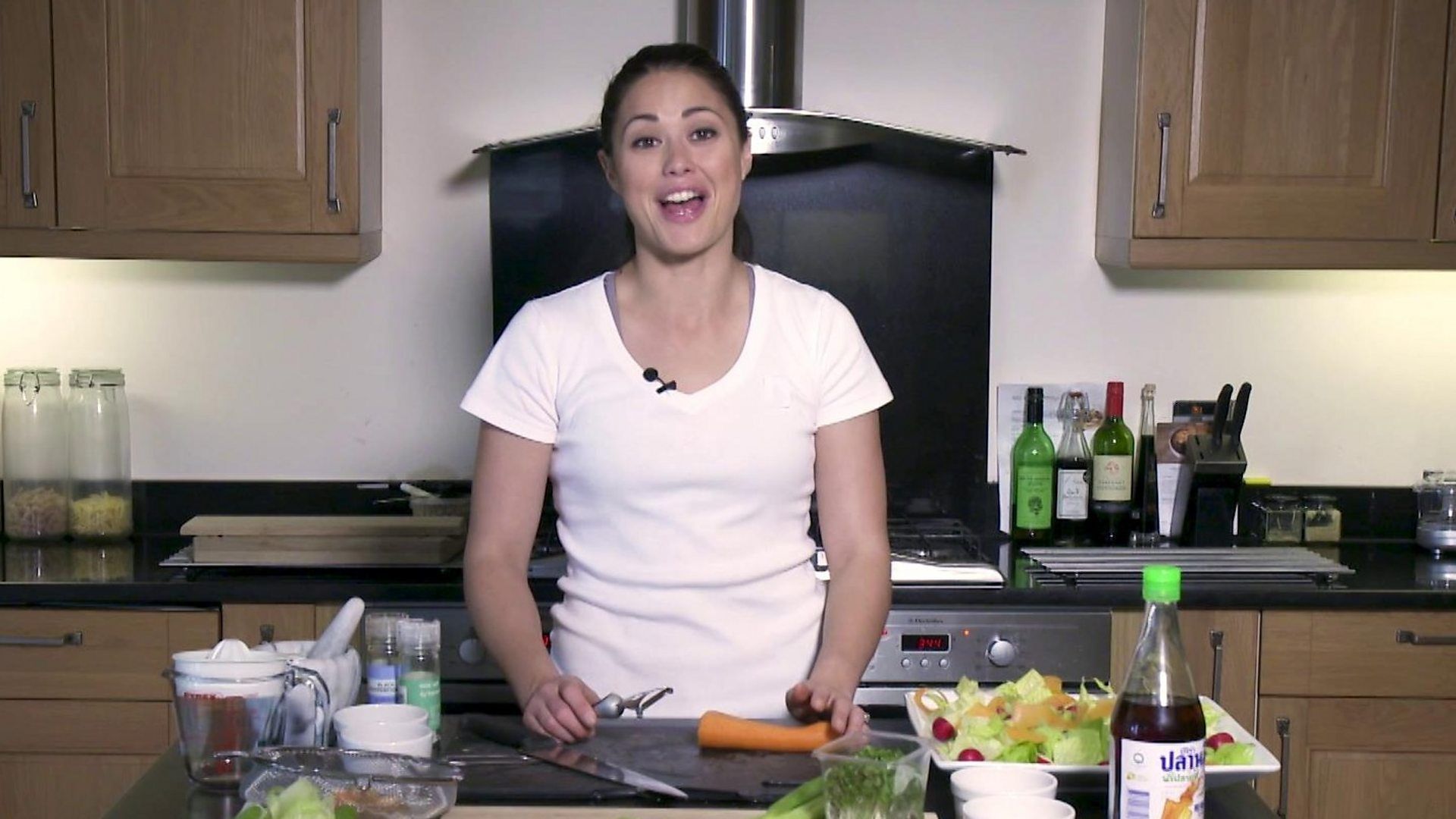 1920x1080 Sam Quek cooks her Oriental Duck Salad to give you a healthy start to 2018