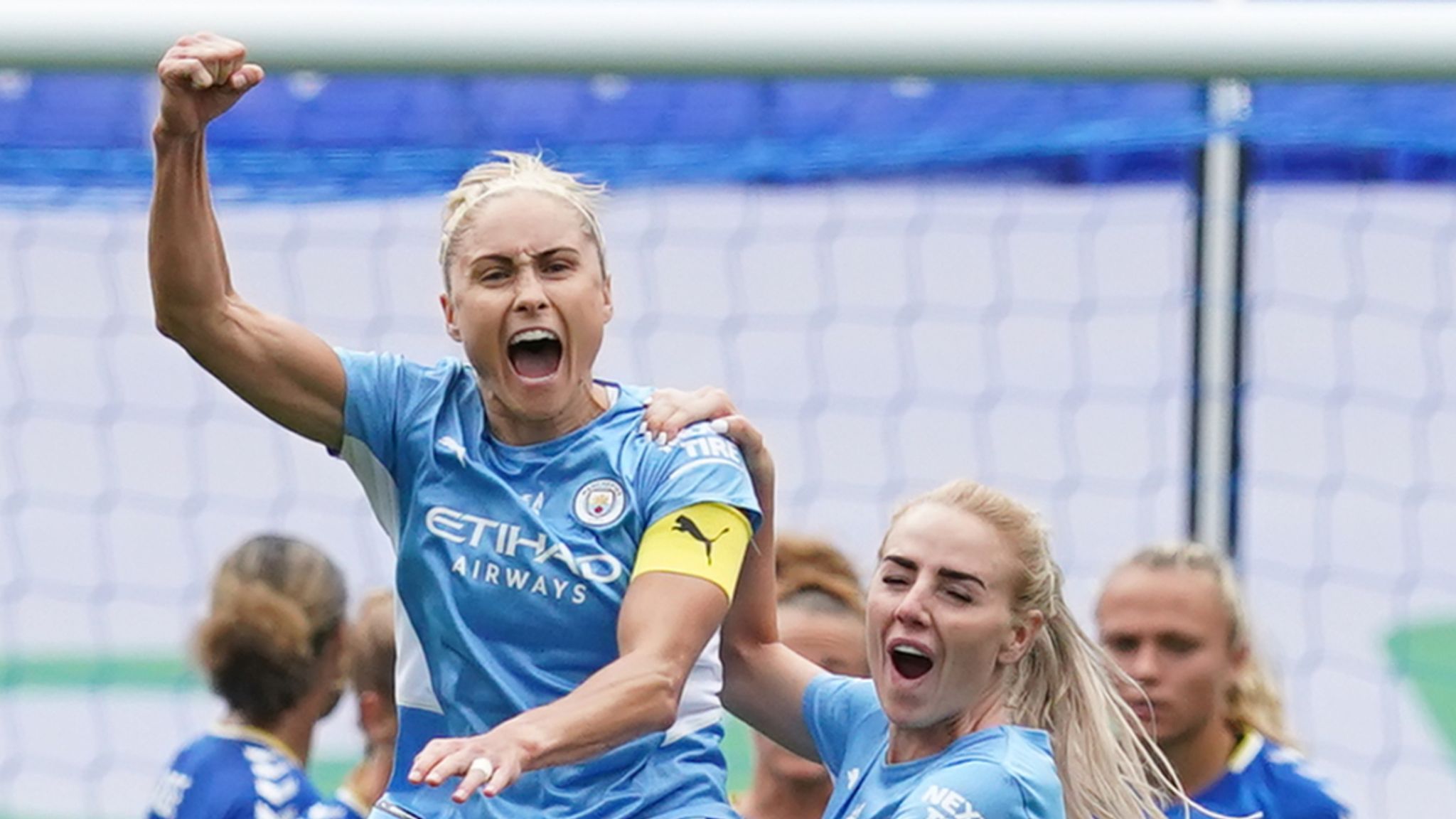 2048x1152 Steph Houghton: Manchester City welcome captain back to training after four months out injured