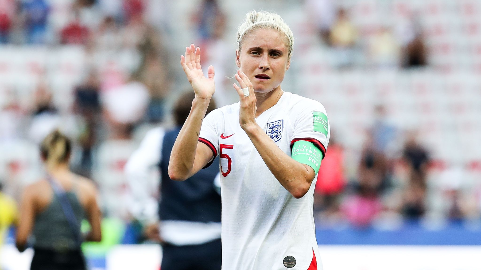 2048x1152 Women players must fill stadiums to get men's wages, England captain Steph Houghton says