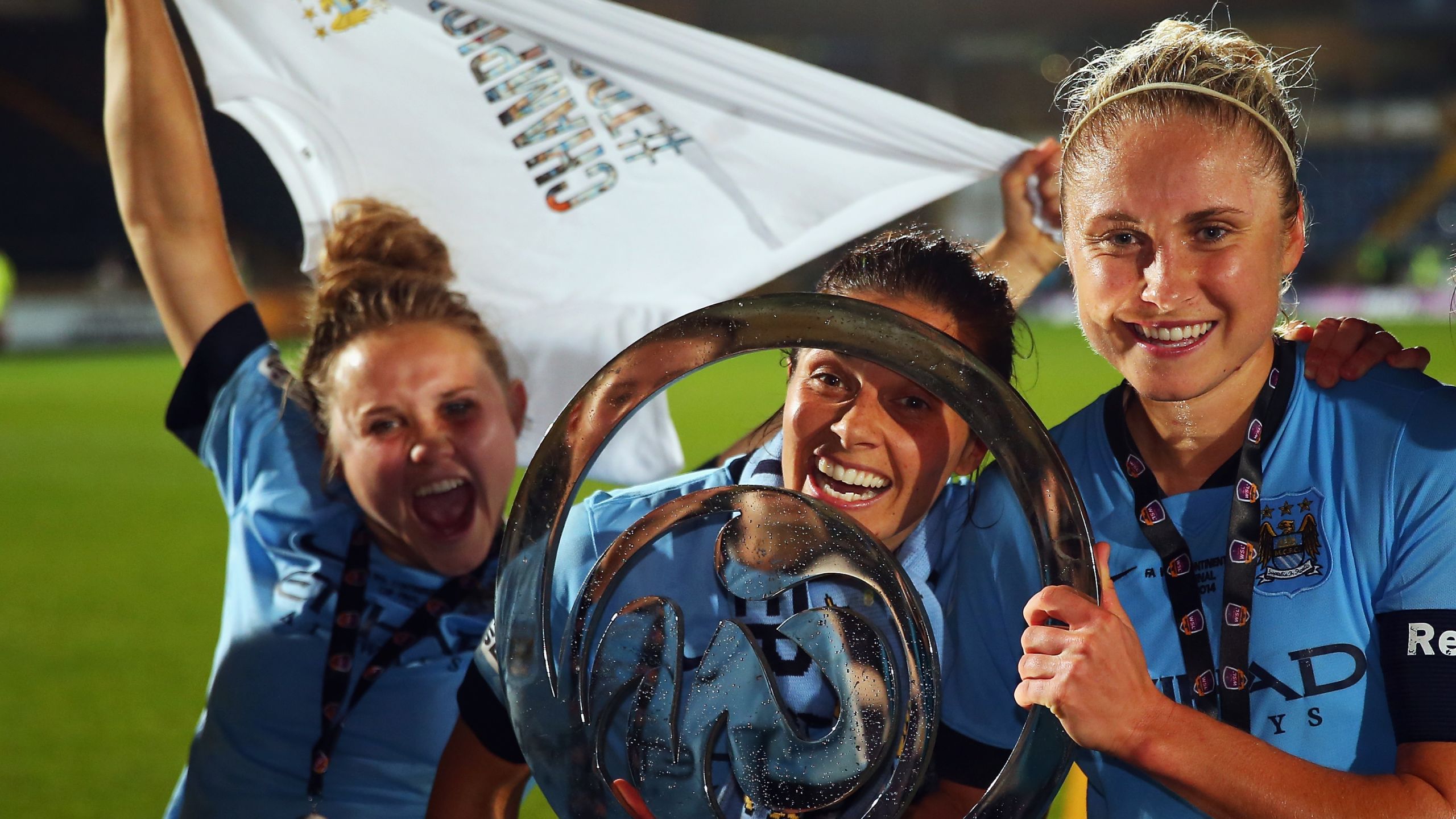 2560x1440 Steph Houghton: A True Blue leader