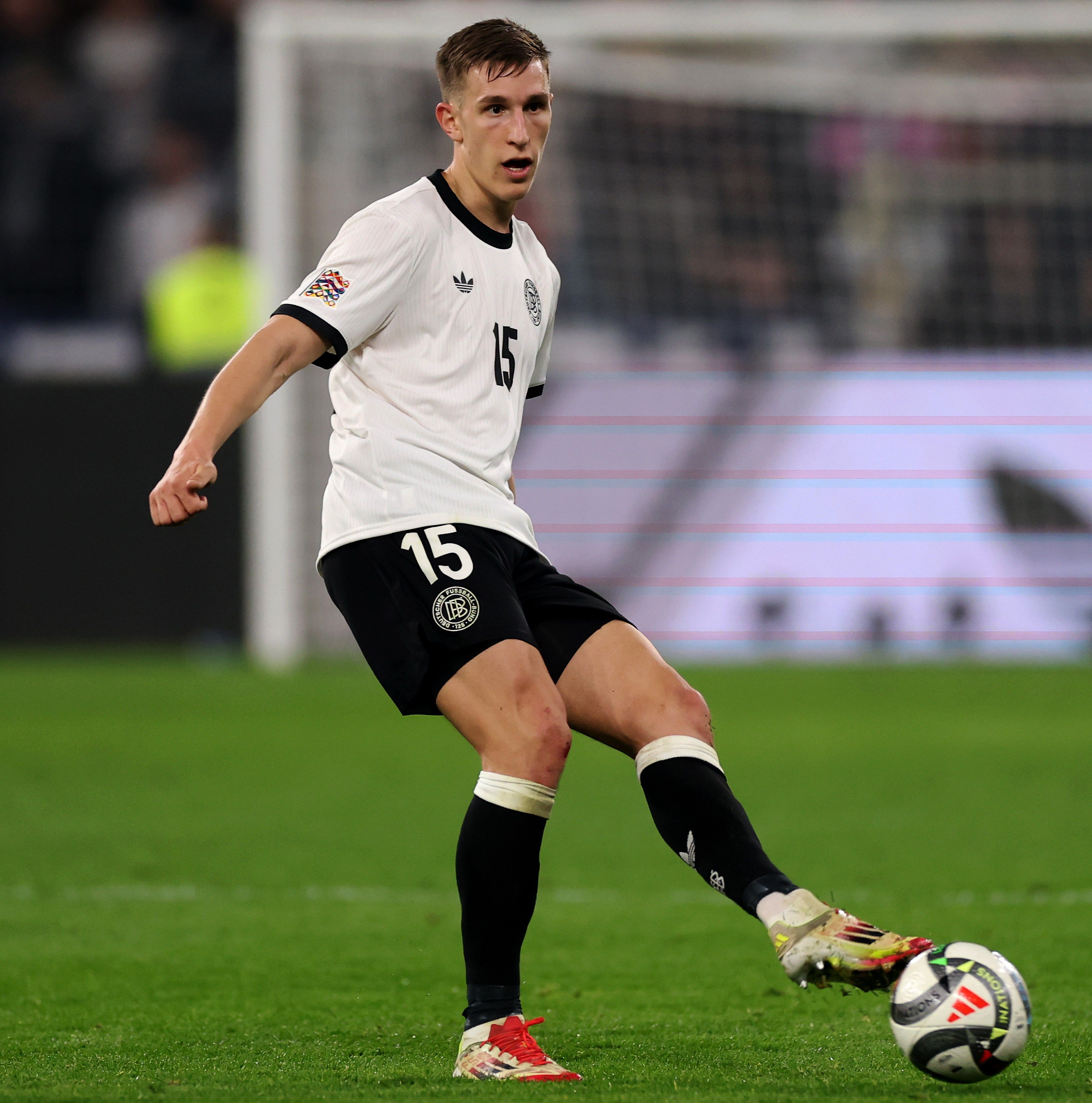 3960x4000 Borussia Dortmund's Nico Schlotterbeck out for season with torn meniscus. Bavarian Football Works