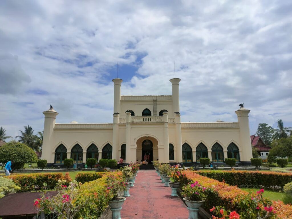 1024x768 Istana Siak: A Royal Legacy Along the Siak River