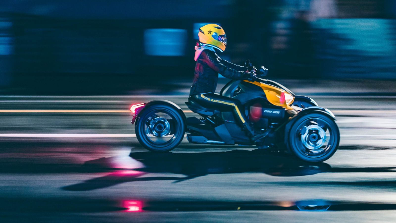 1600x900 Discover The World Of 3 Wheel Motorcycles Am On Road
