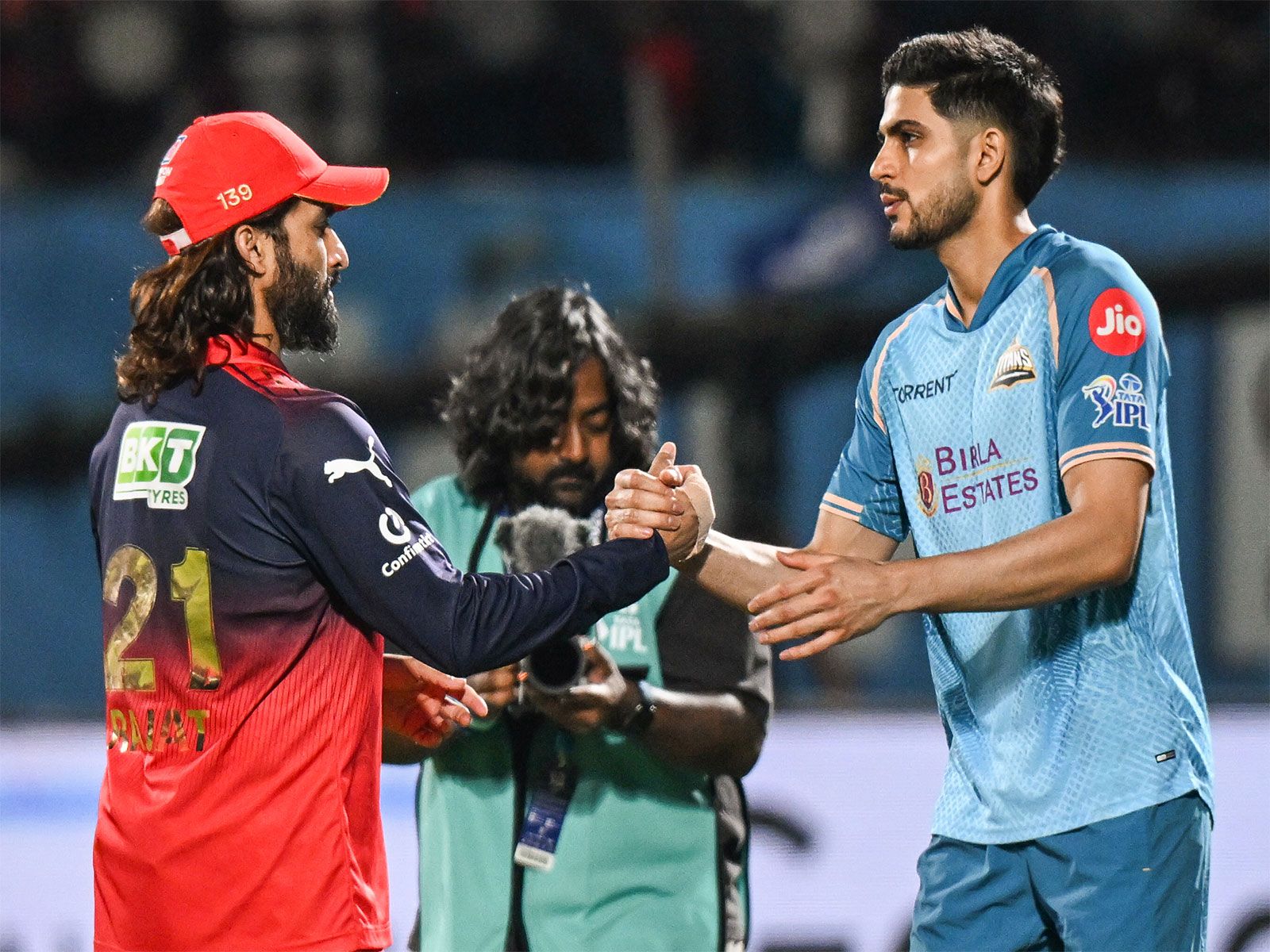 1600x1200 Royal Challengers Bengaluru win toss and choose to field in IPL 2026 final