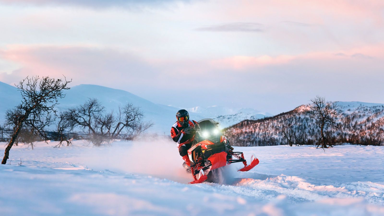 1600x900 Trail snowmobiles