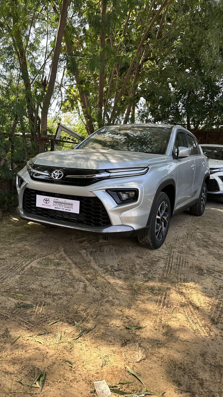 736x1308 Toyota Urban Cruiser Hyryder V E Drive Hybrid 2022 ₹19 Lakh. Real Life Review