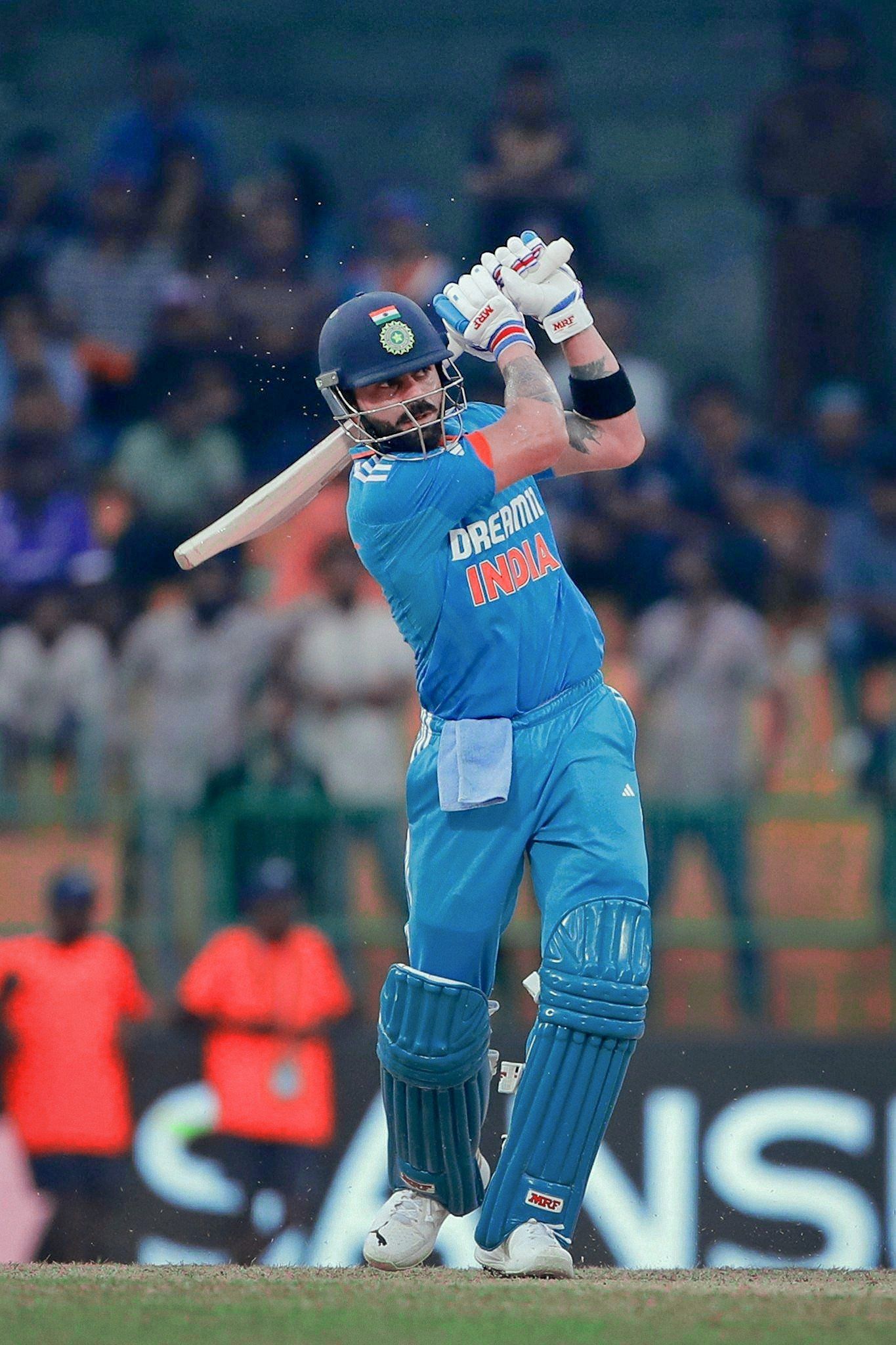 1365x2048 Virat Kohli World Cup Wallpaper