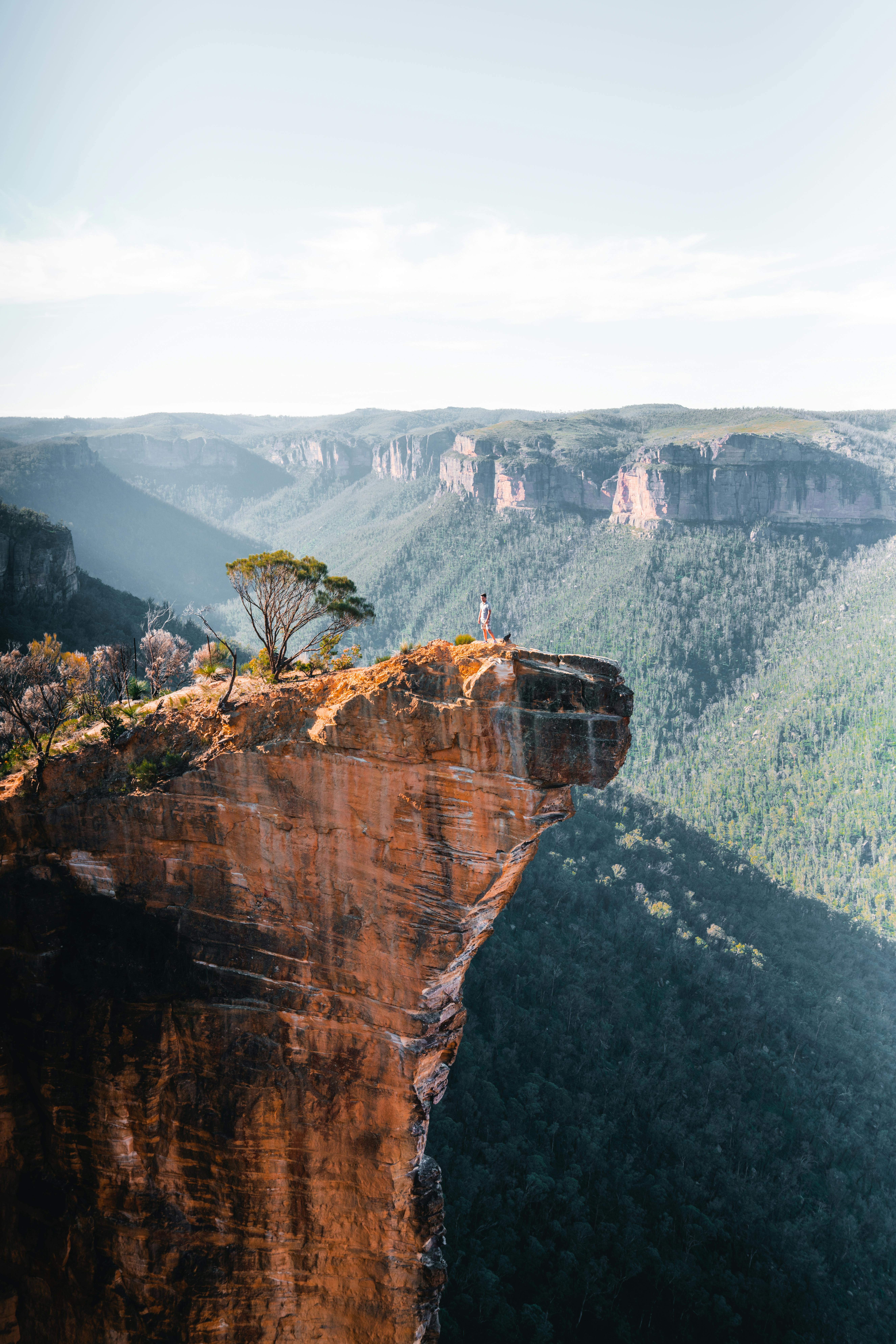 5304x7952 Hanging Rock in Blue Mountains · Free