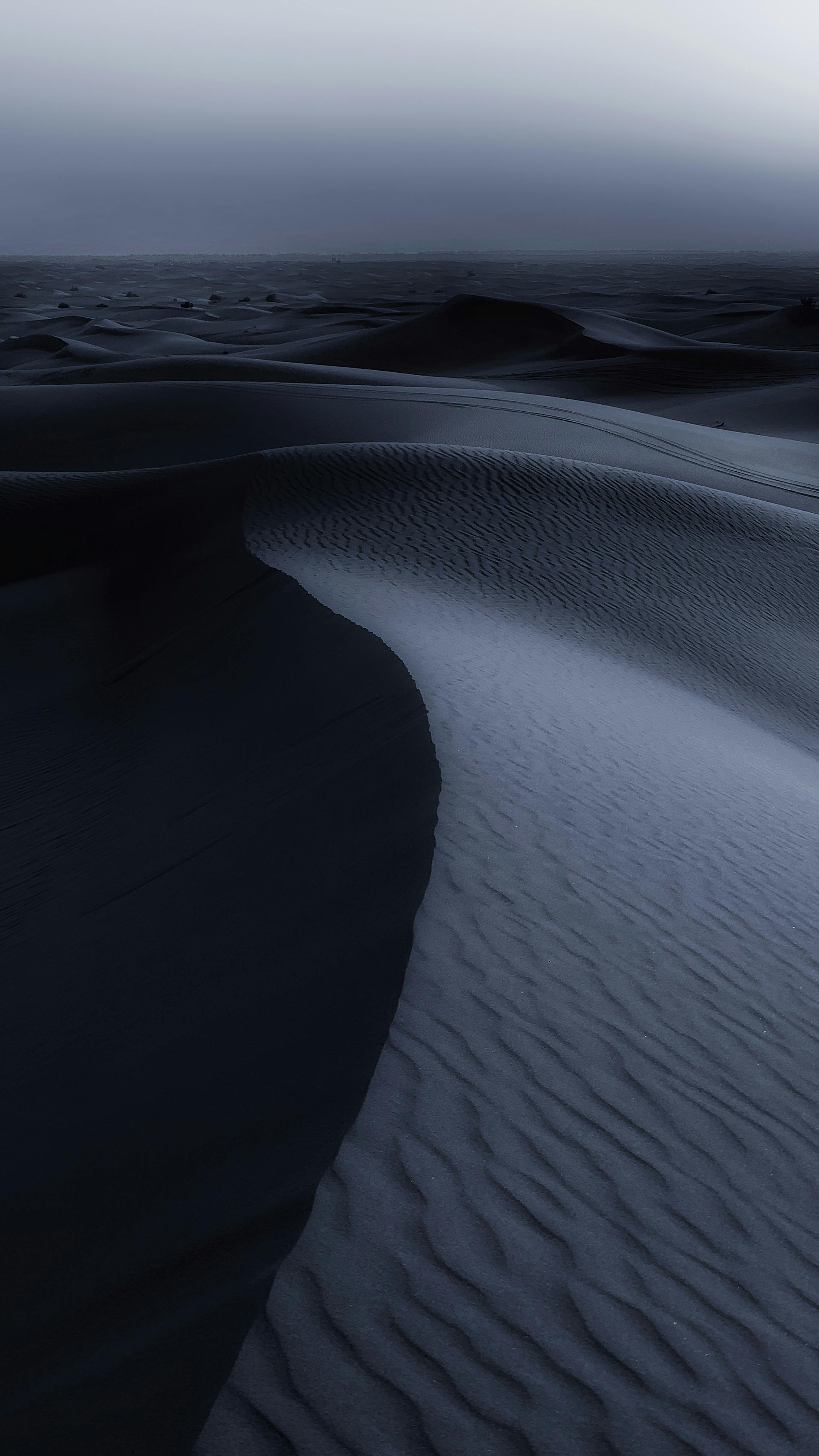2268x4032 Wrinkled Desert Dune at Night · Free