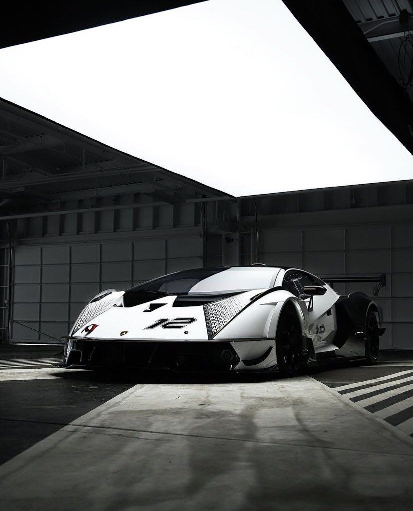 827x1024 Lamborghini Essenza SCV12