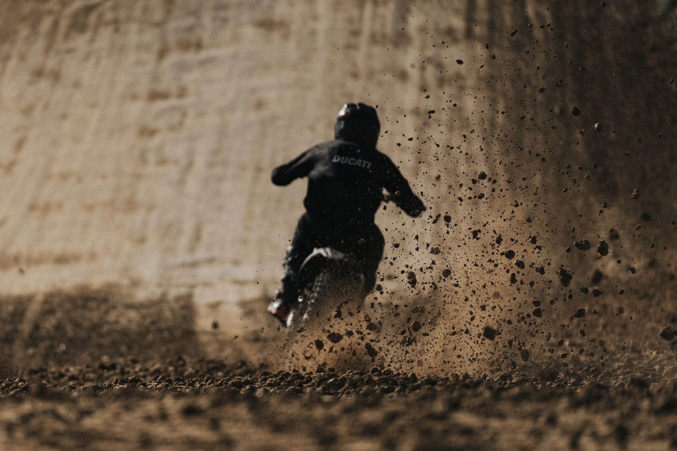 2208x1472 View Photo of the 2024 Ducati DesertX