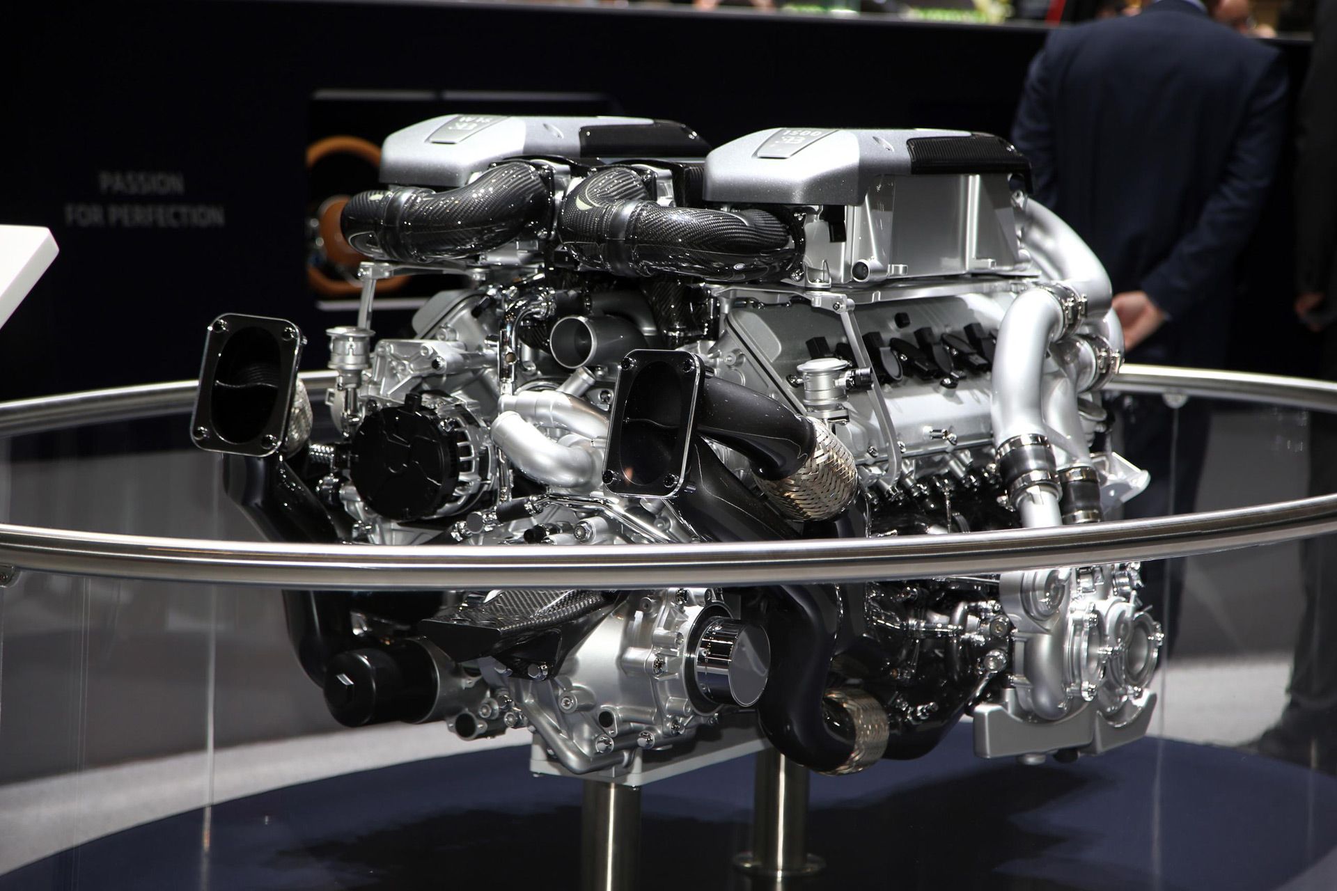 1920x1280 A Close Look At The Bugatti Chiron's Monster W 16 Engine