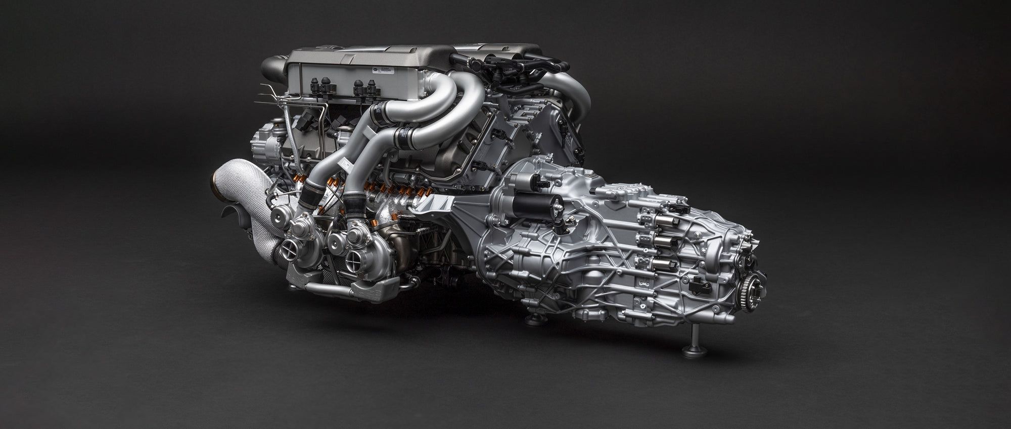 2000x850 BUGATTI Veyron W16 Engine and Gearbox (2005)