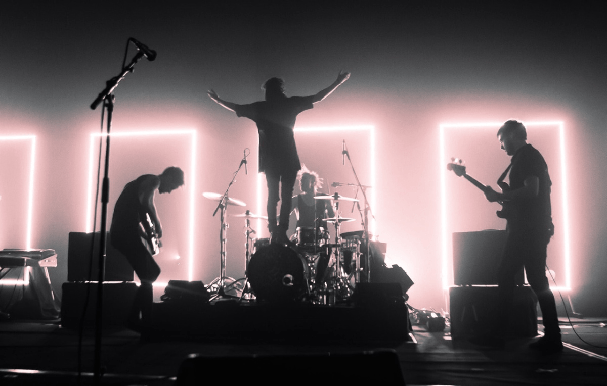 1200x764 The 1975: A Neon Dream