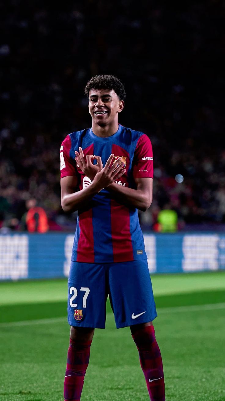 736x1308 Lamine Yamal Barcelona 4K Wallpaper