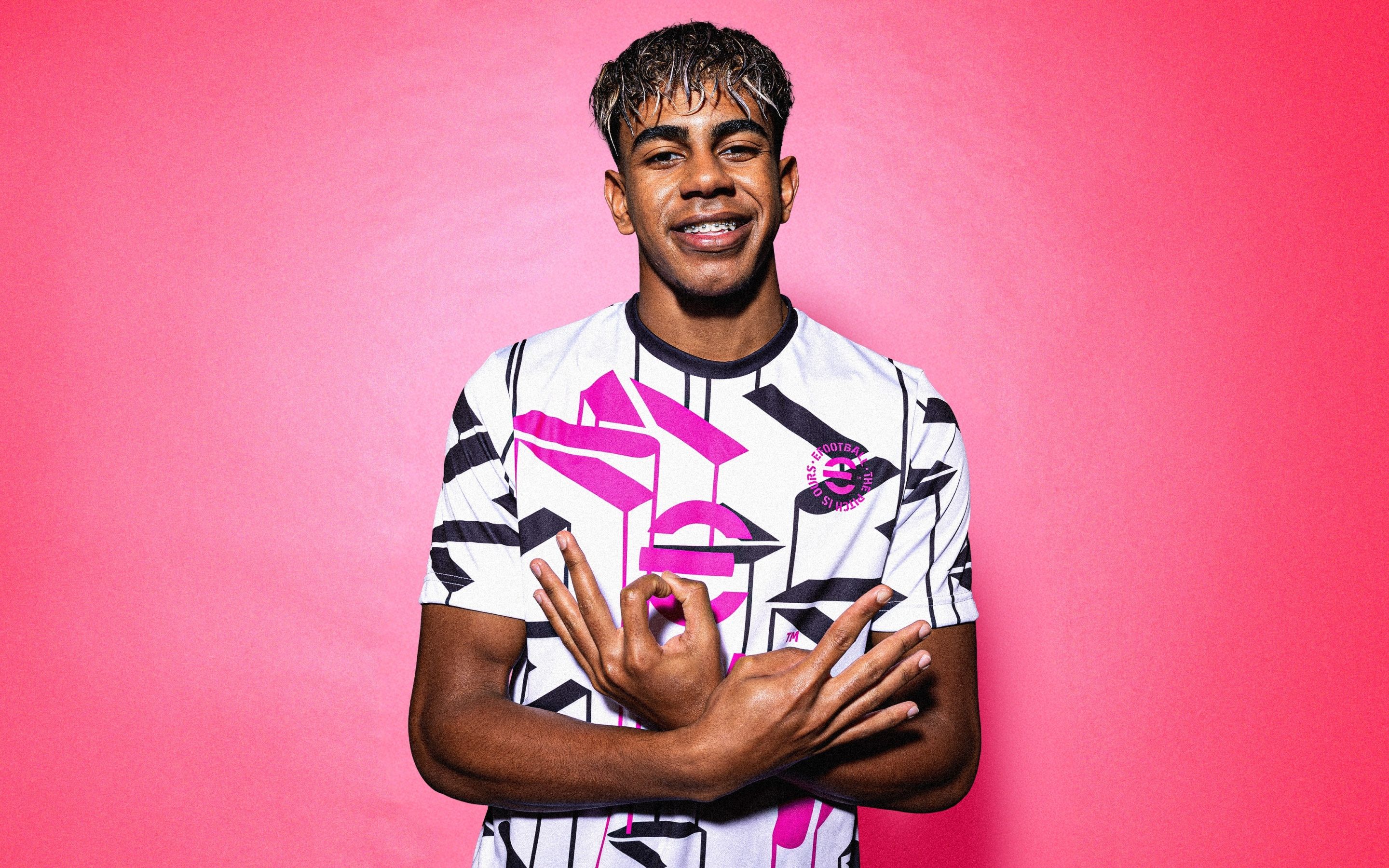 2880x1800 Lamine Yamal Wallpaper 4K, eFootball Pink background