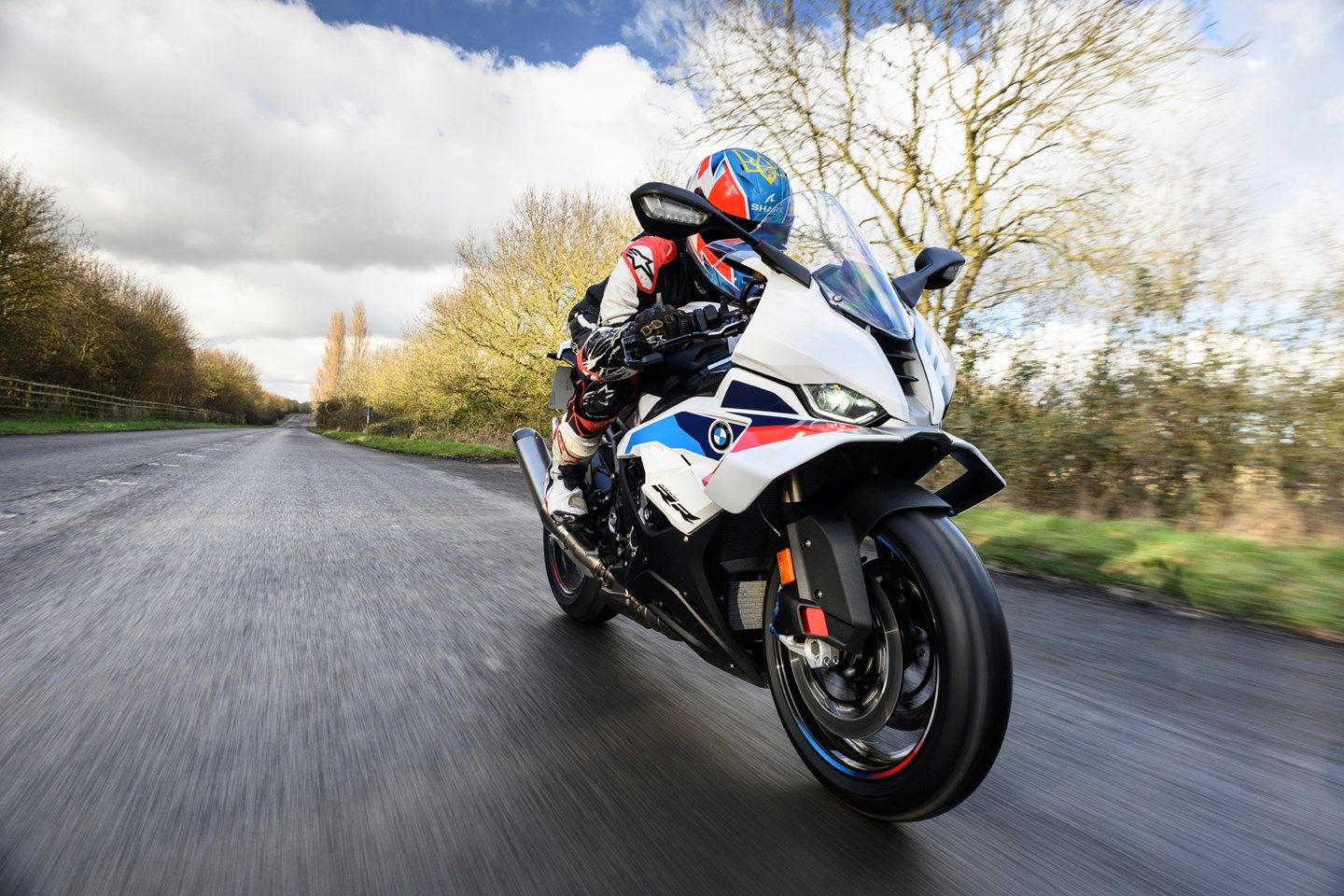 1440x960 2025 On BMW S1000RR Review: A Serious Bike, With More Focus!