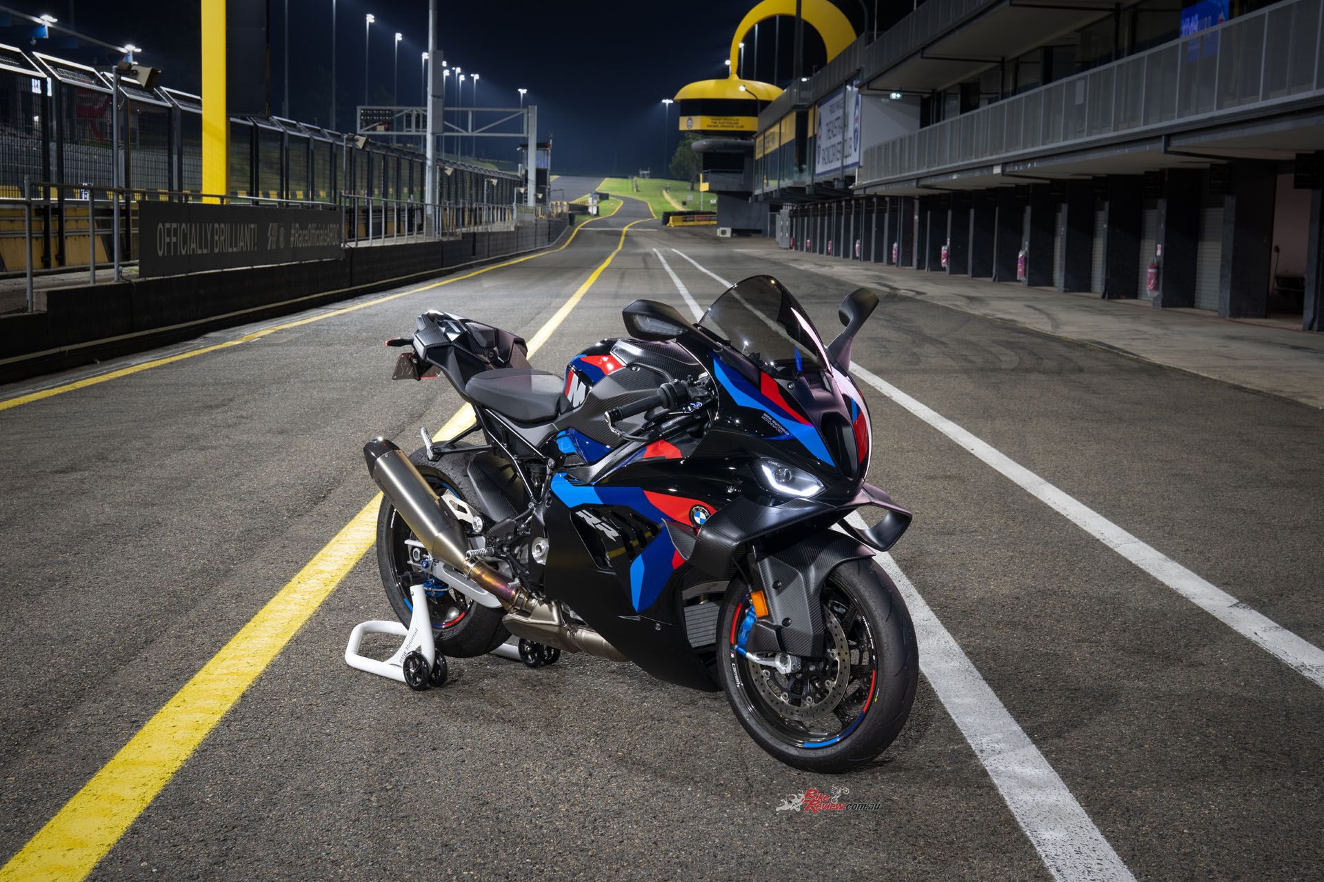 1920x1279 Bike Review BMW S 1000 RR & M 1000 RR Track Test