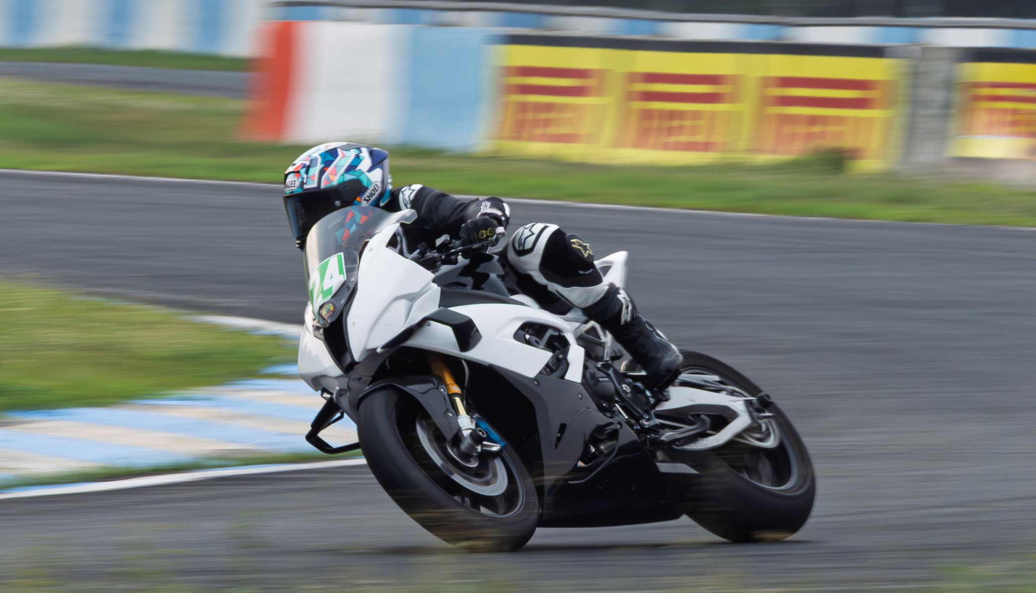 2090x1196 Clarkinternationalspeedway Californiasuperbikeschool Trackday 2025 Bmw S1000rr