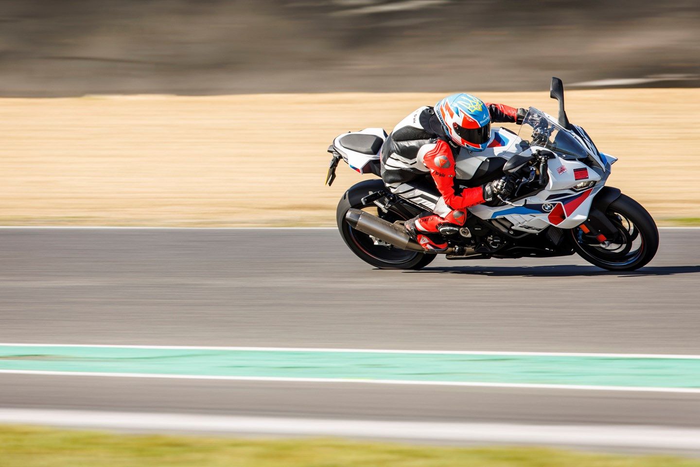 1440x960 2025 On BMW S1000RR Review: A Serious Bike, With More Focus!
