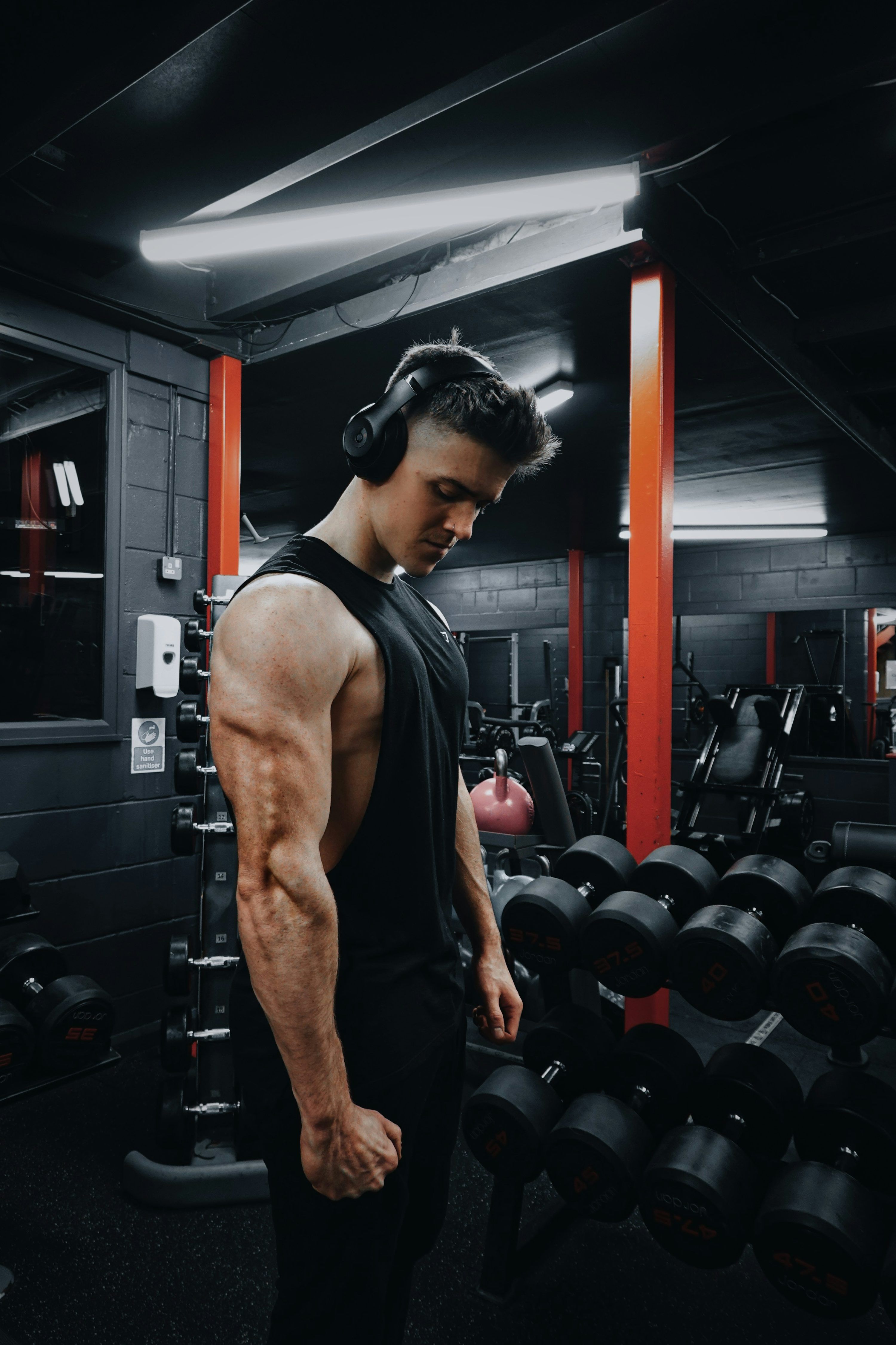 3000x4501 Gym Guy Picture. Download Free Image