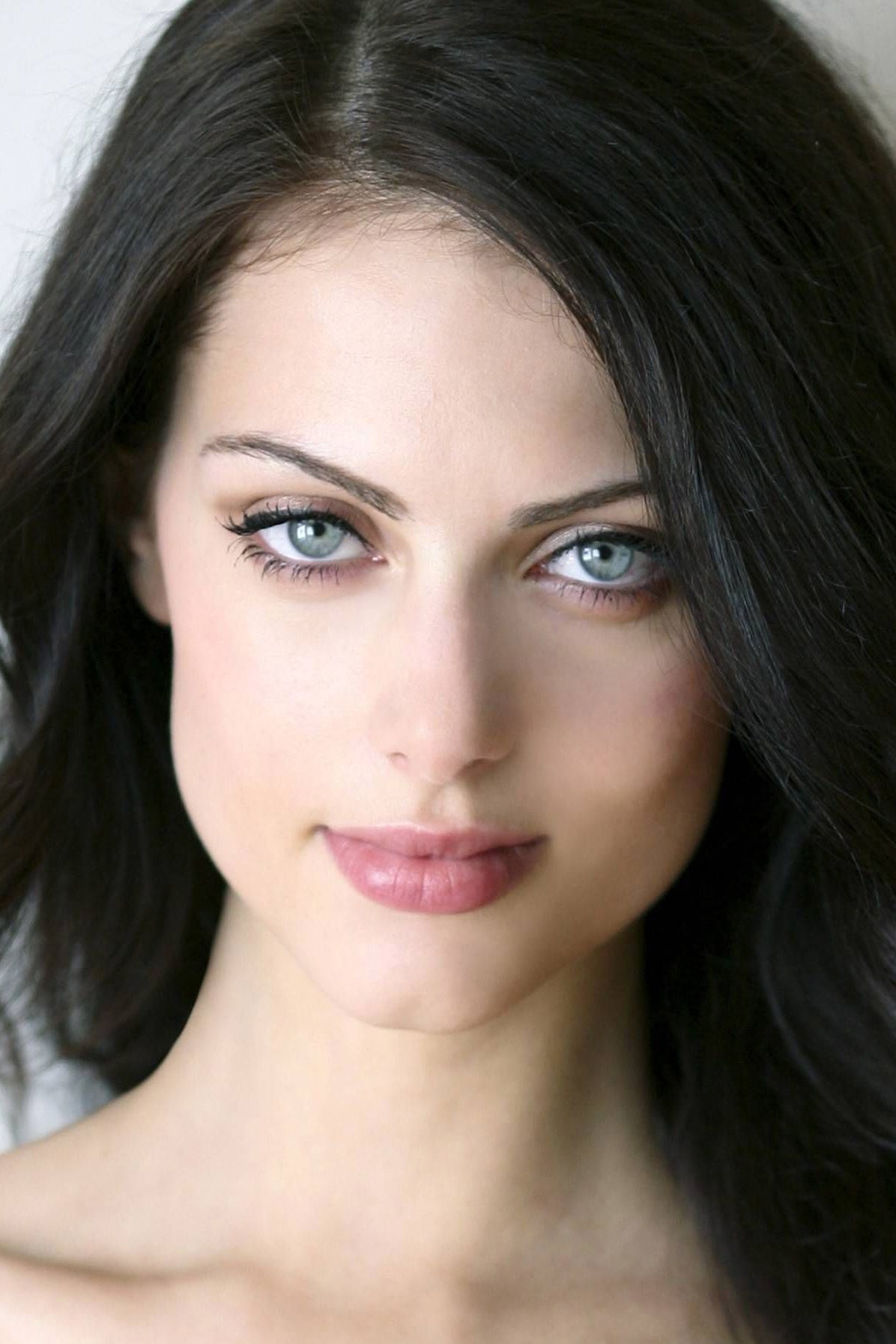 1200x1800 Julia Voth Image