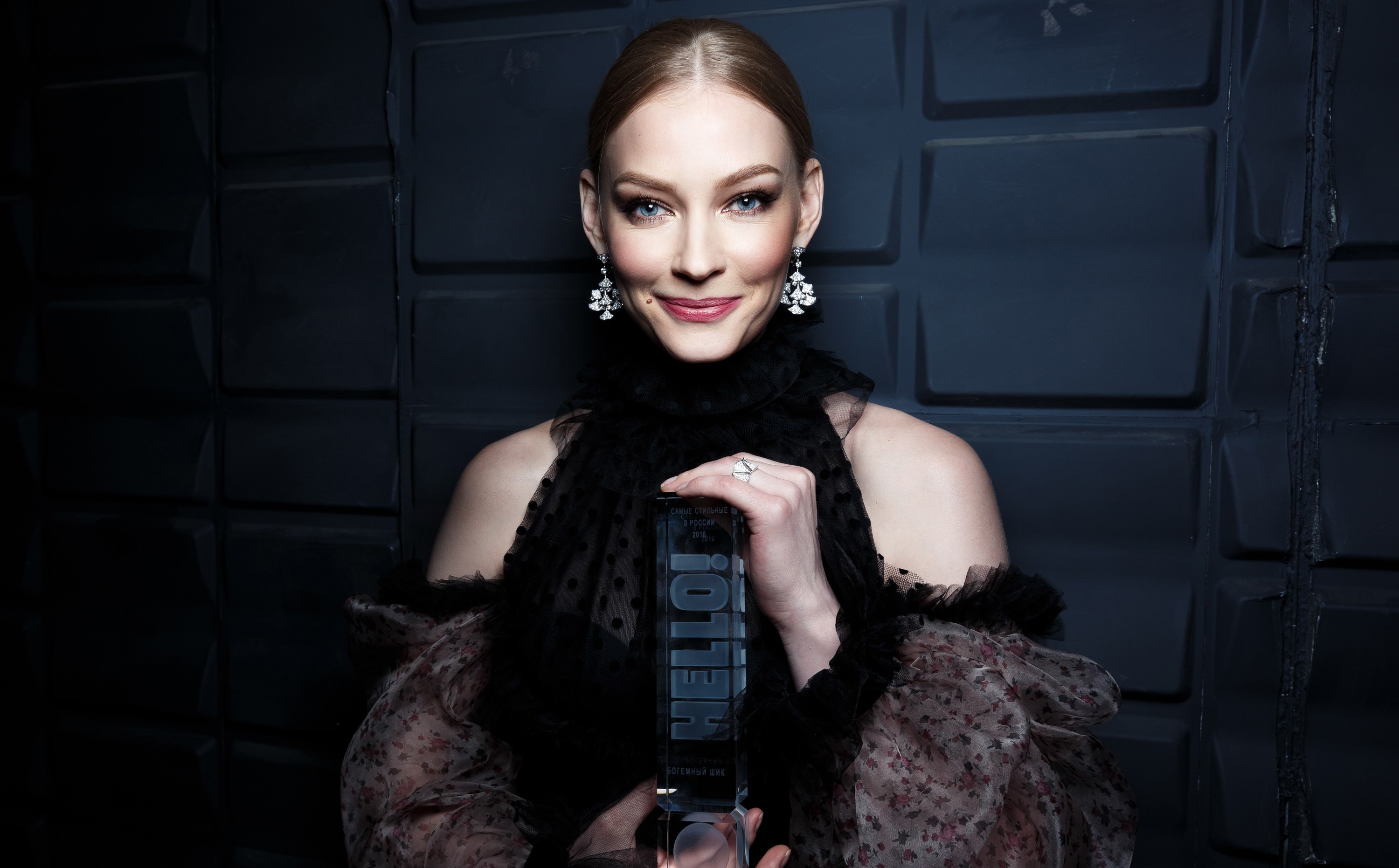 3000x1862 Wallpaper look, pose, earrings, makeup, actress, photohoot, hello, Svetlana Khodchenkova for mobile and desktop, section девушки, resolution 3000x1862