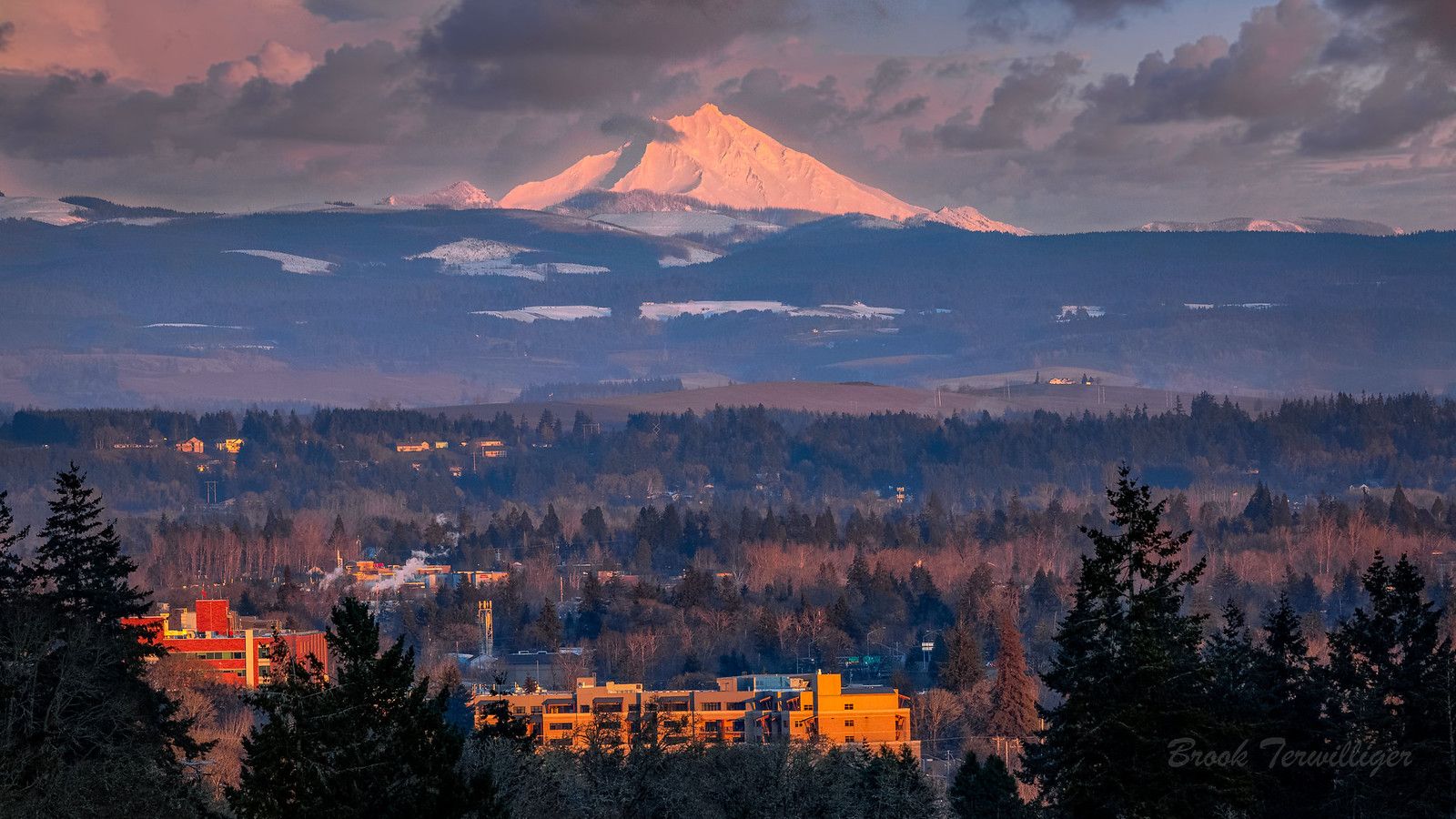 1600x900 Mount Hood from Salem Oregon