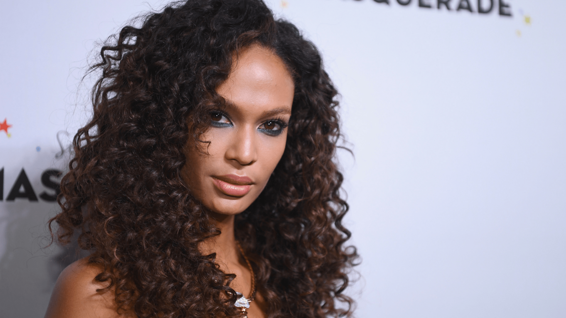 1920x1080 Times Joan Smalls Was #HairGoals's Bazaar Arabia